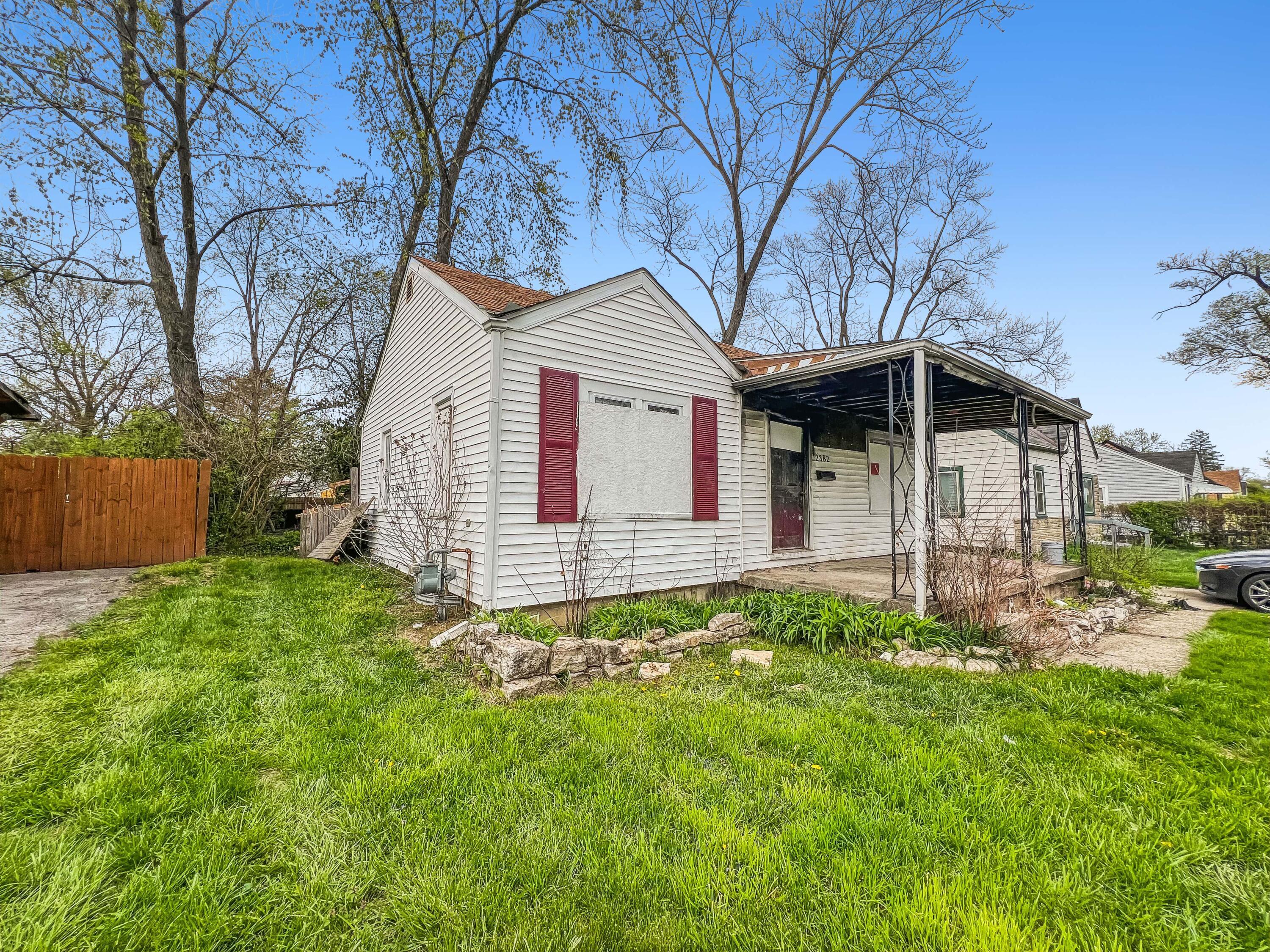 2382 Vendome Drive S Property Photo