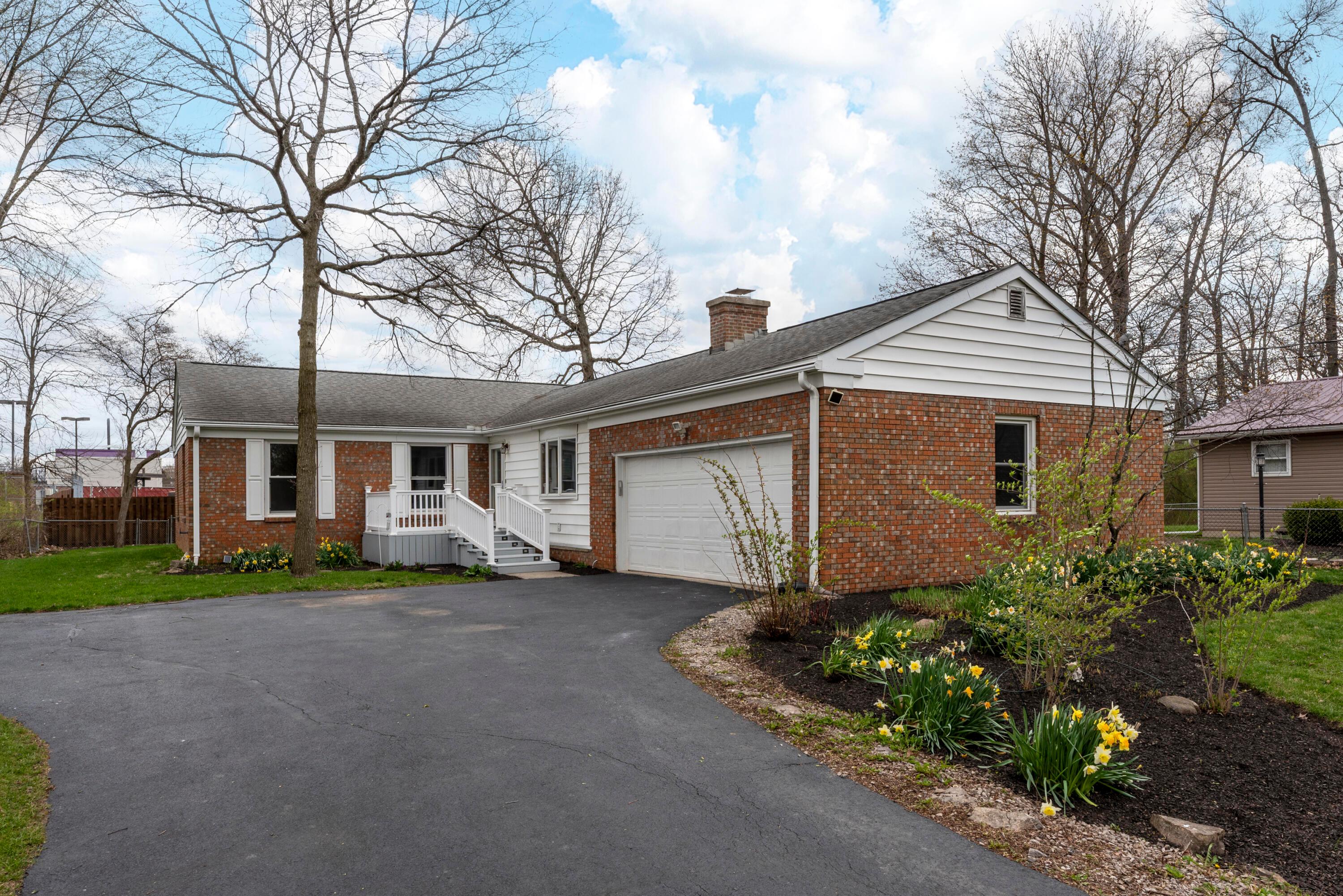 1294 Woodside Drive Property Photo