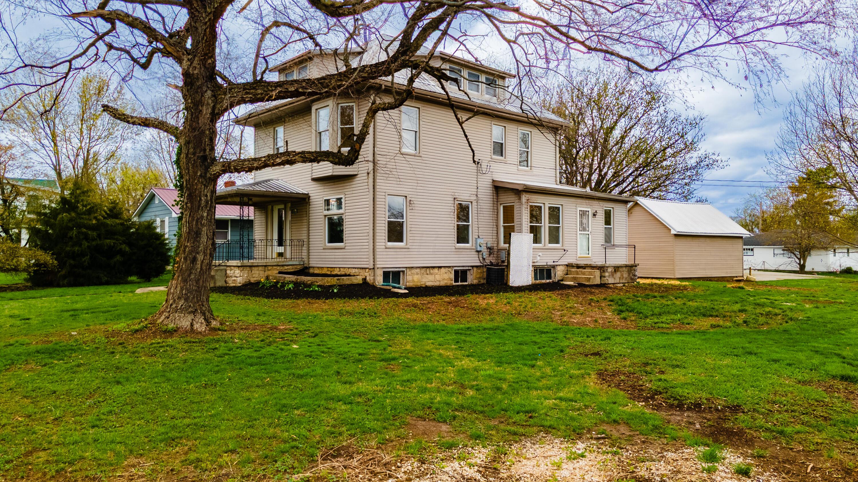 144 S High Street Property Photo