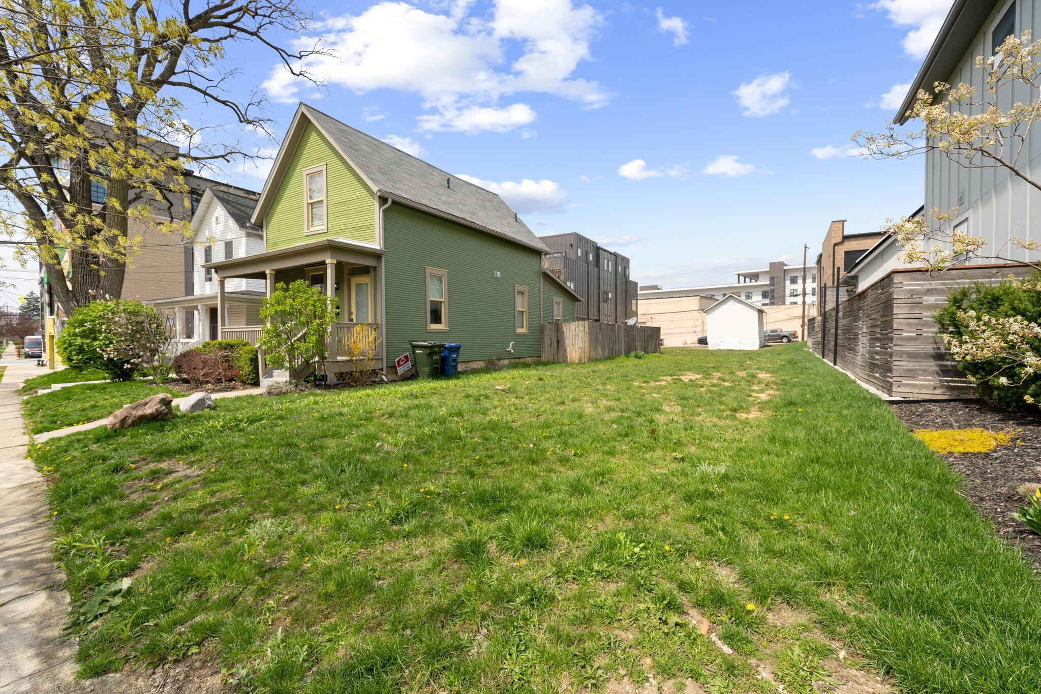 225012417 Property Photo 6