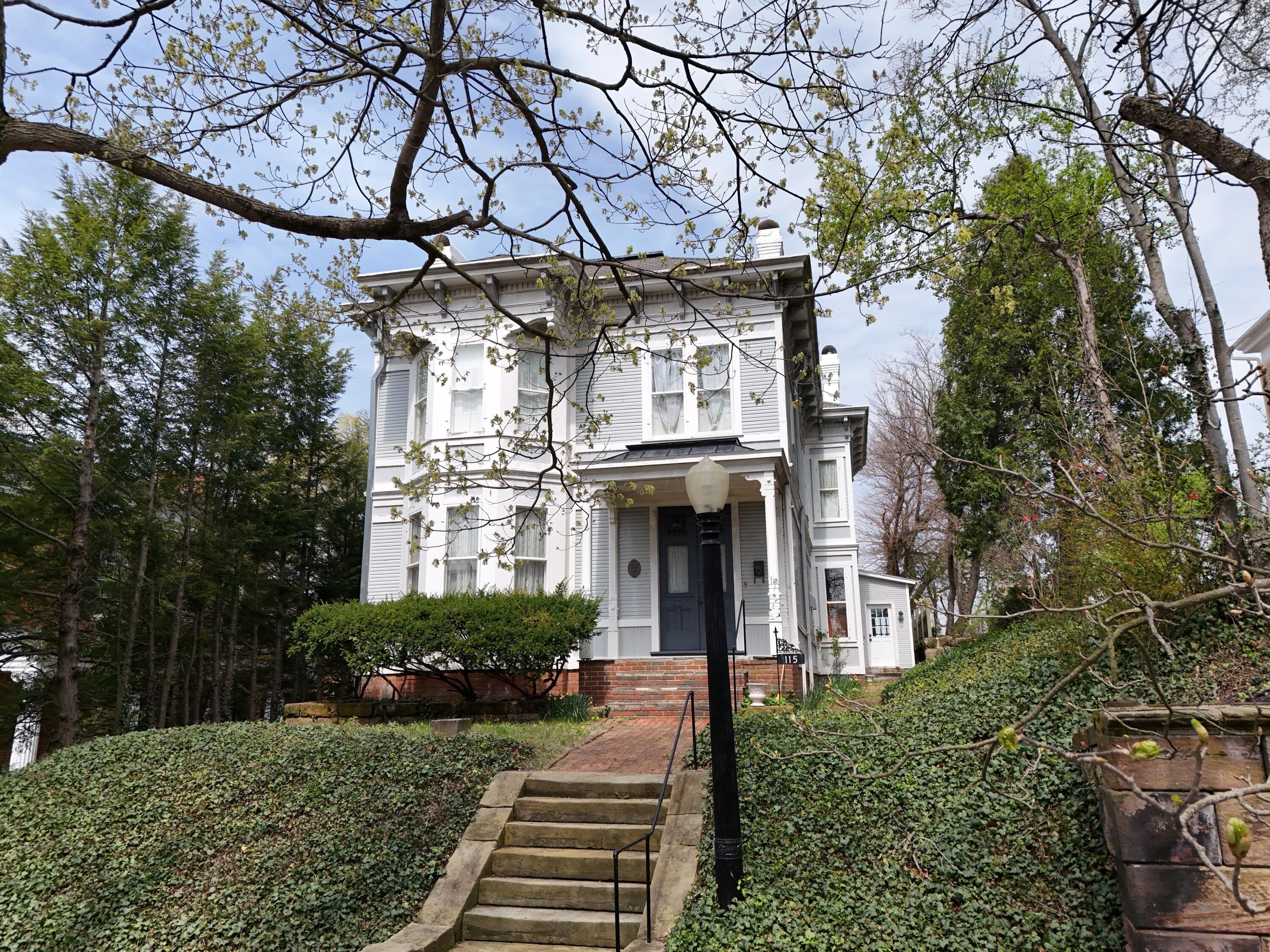 115 E Wheeling Street Property Photo
