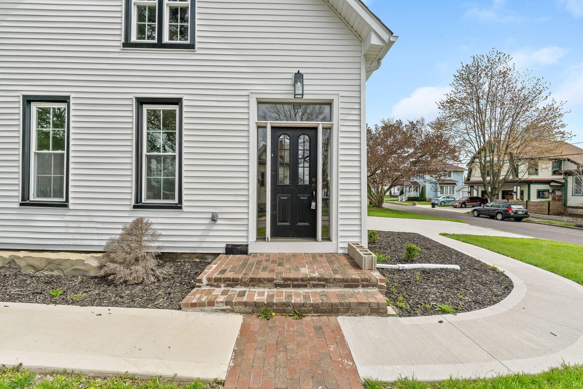 92 N Vine Street Property Photo 5