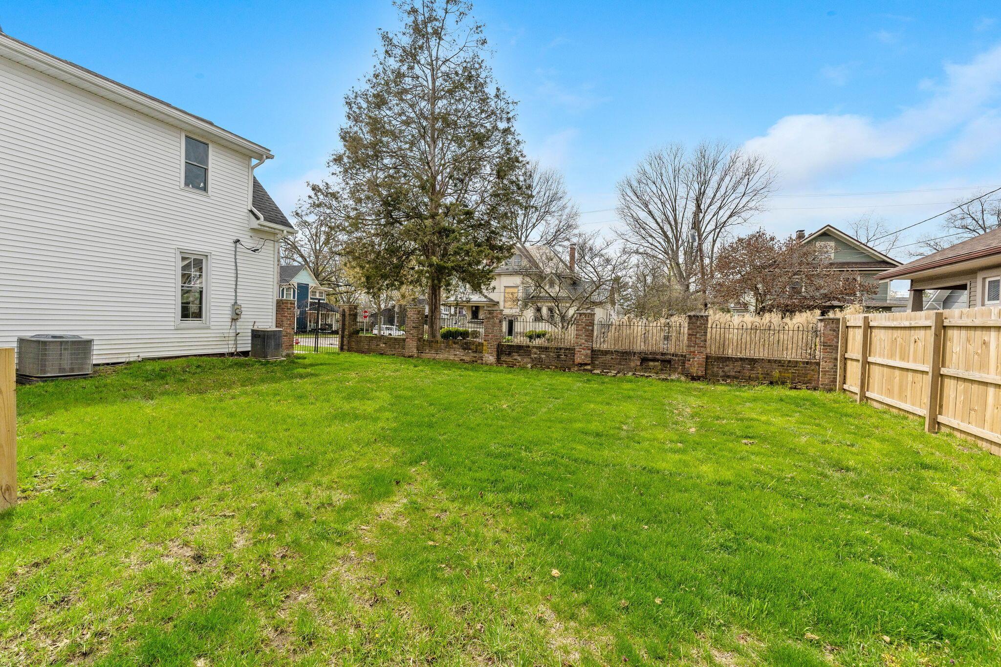 92 N Vine Street Property Photo 7