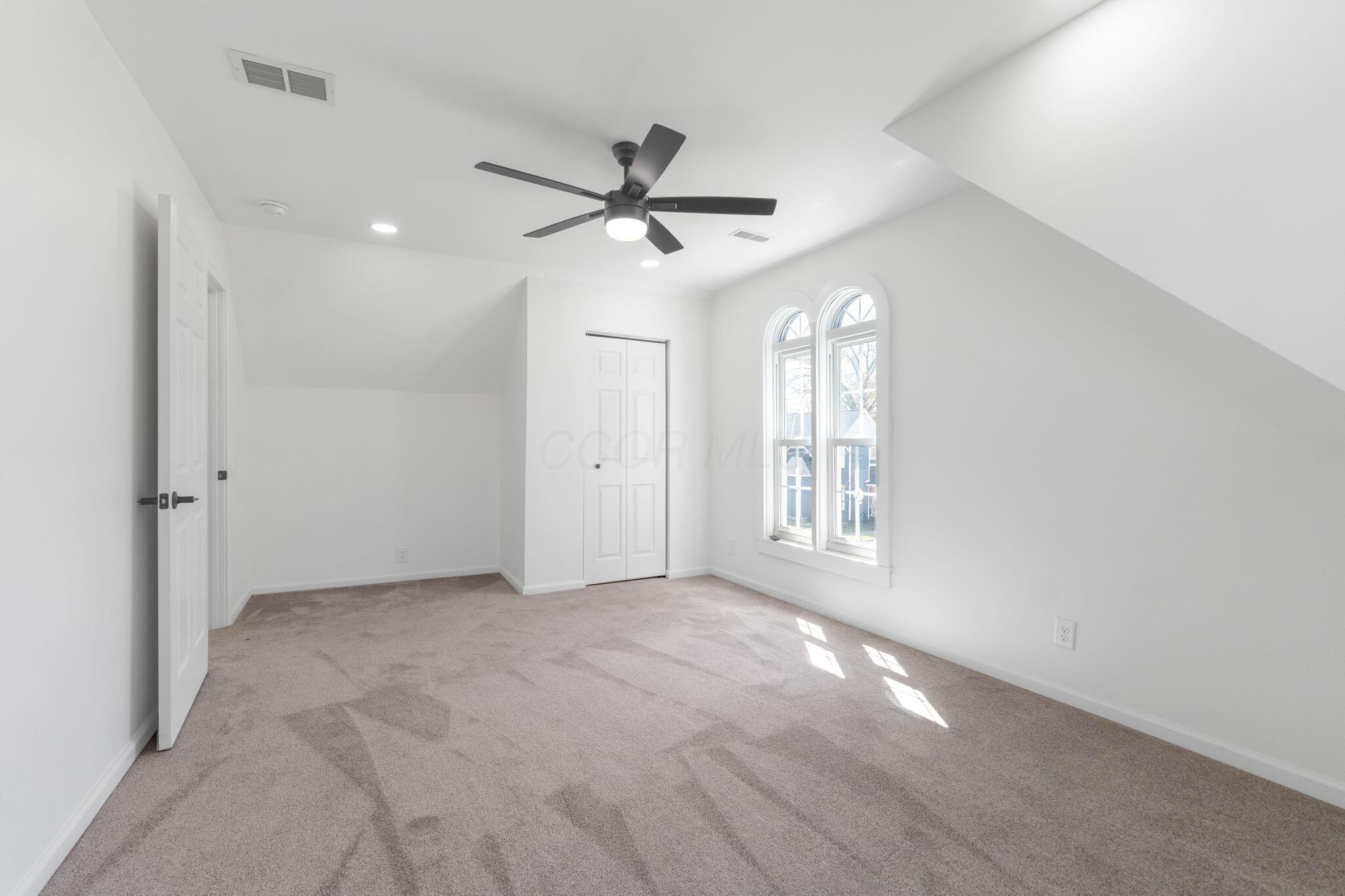 92 N Vine Street Property Photo 45