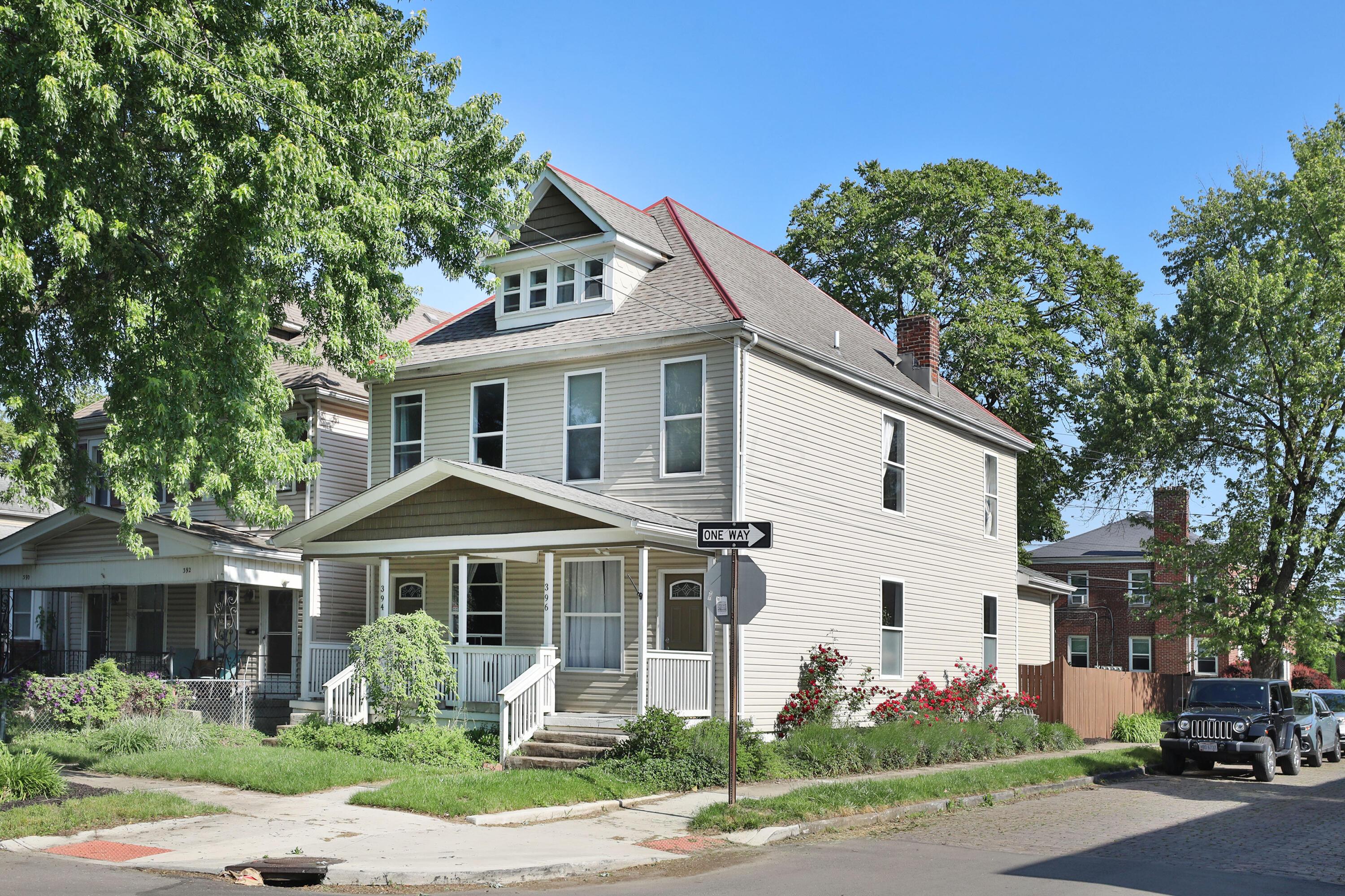 394-396 E Mithoff Street Property Photo 3