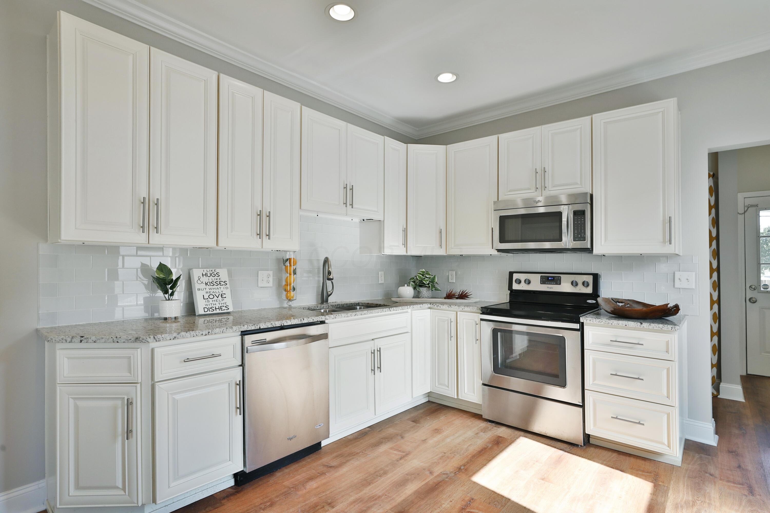 394-396 E Mithoff Street Property Photo 15