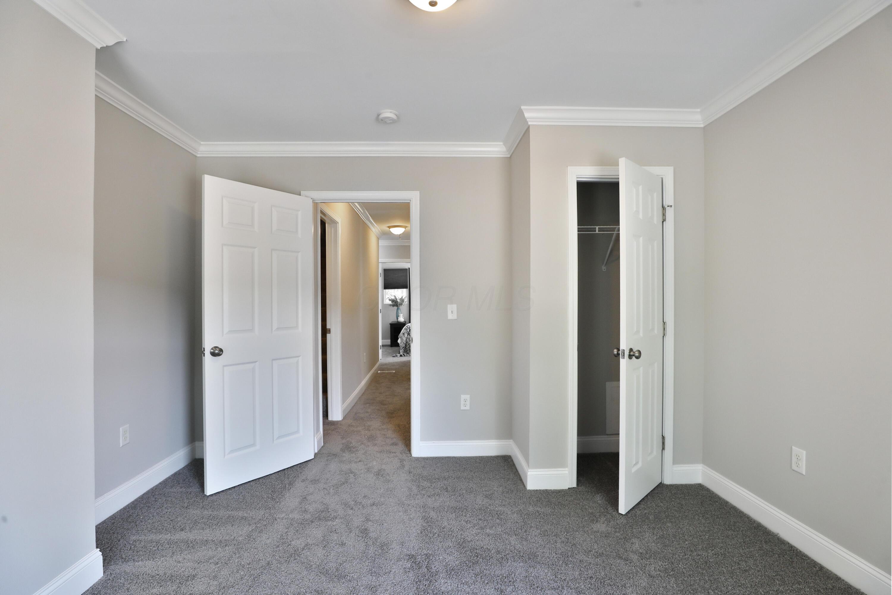 394-396 E Mithoff Street Property Photo 28