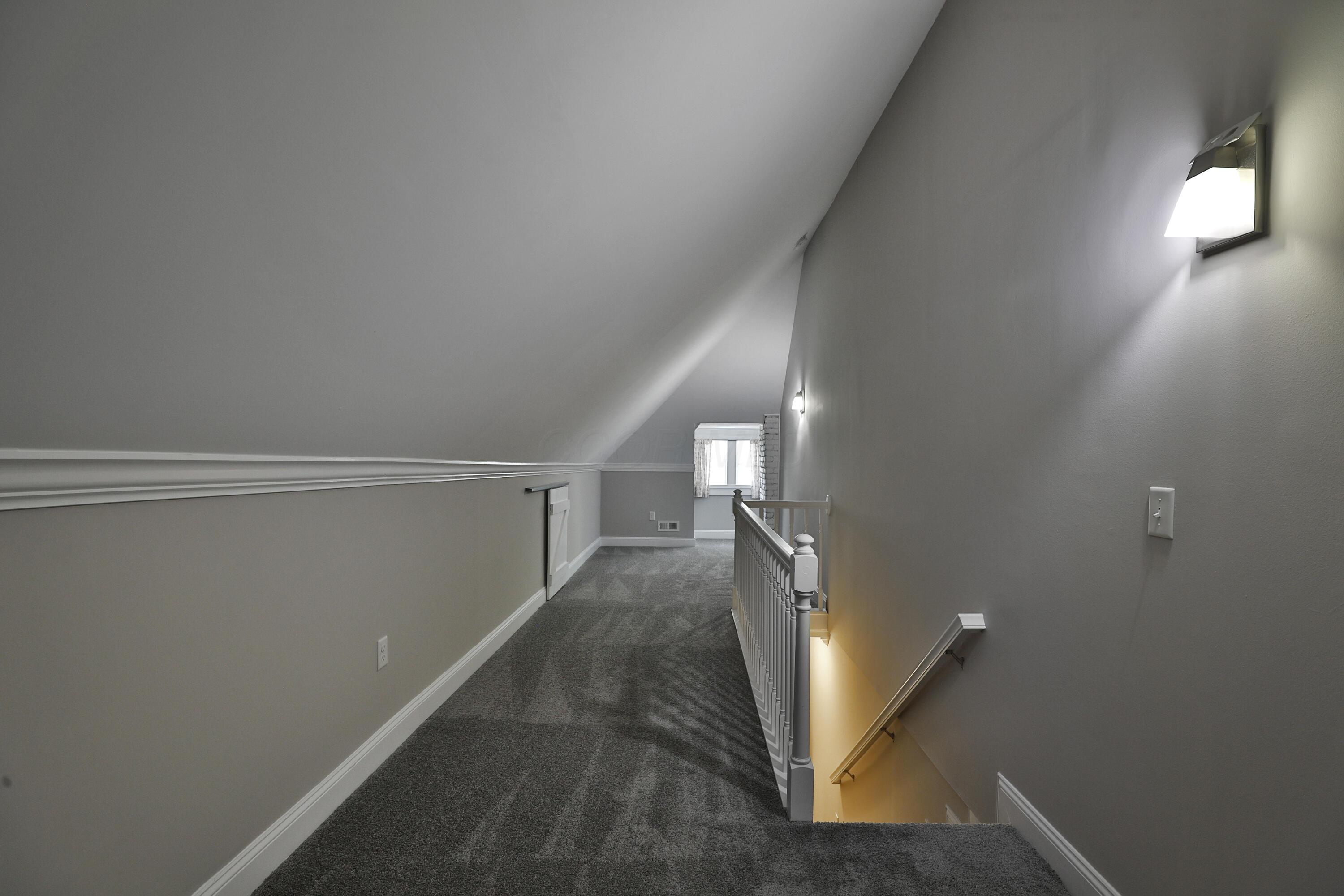 394-396 E Mithoff Street Property Photo 30