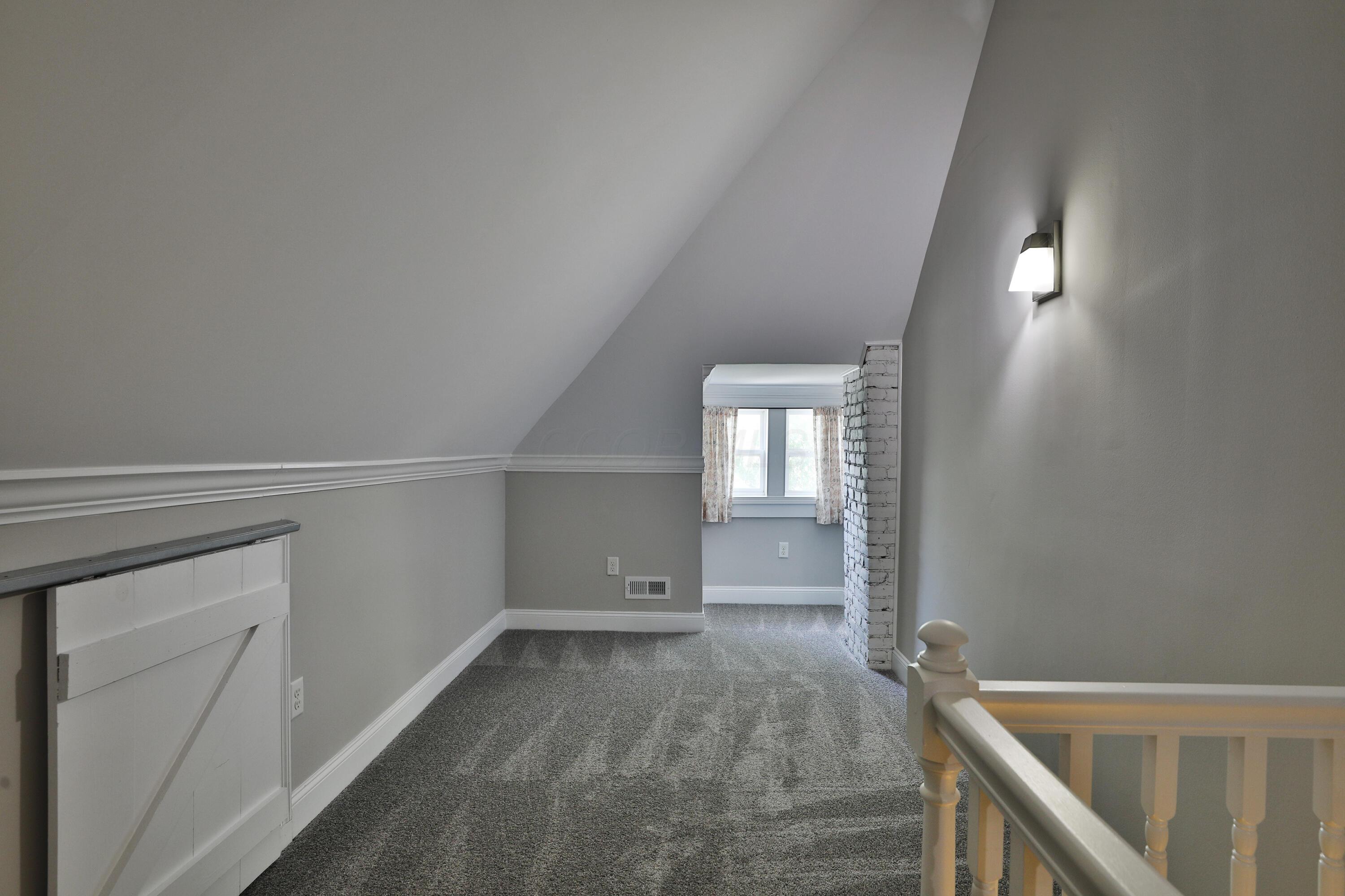 394-396 E Mithoff Street Property Photo 31