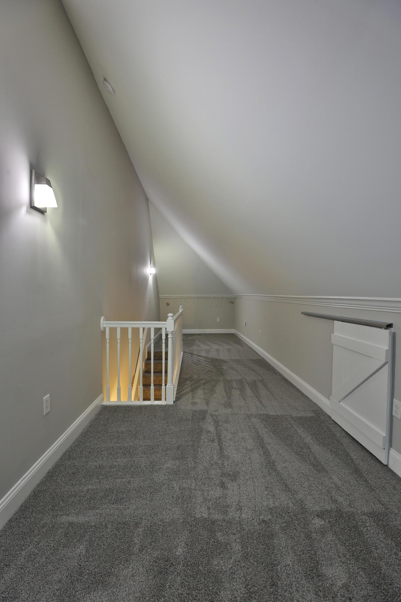 394-396 E Mithoff Street Property Photo 32