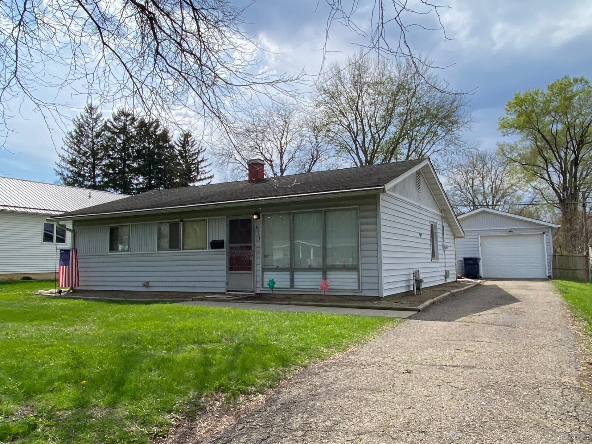691 Karen Parkway Property Photo