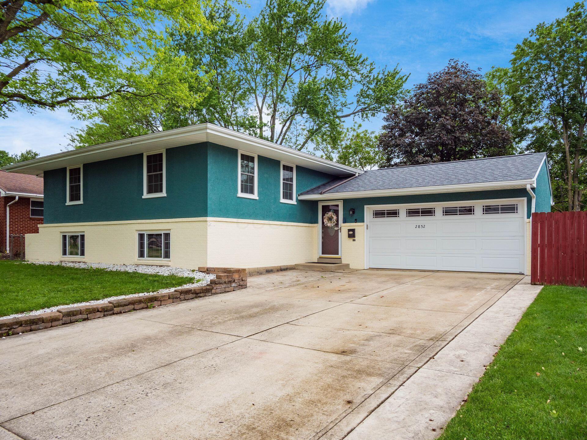 2852 Longfield Road Property Photo 1