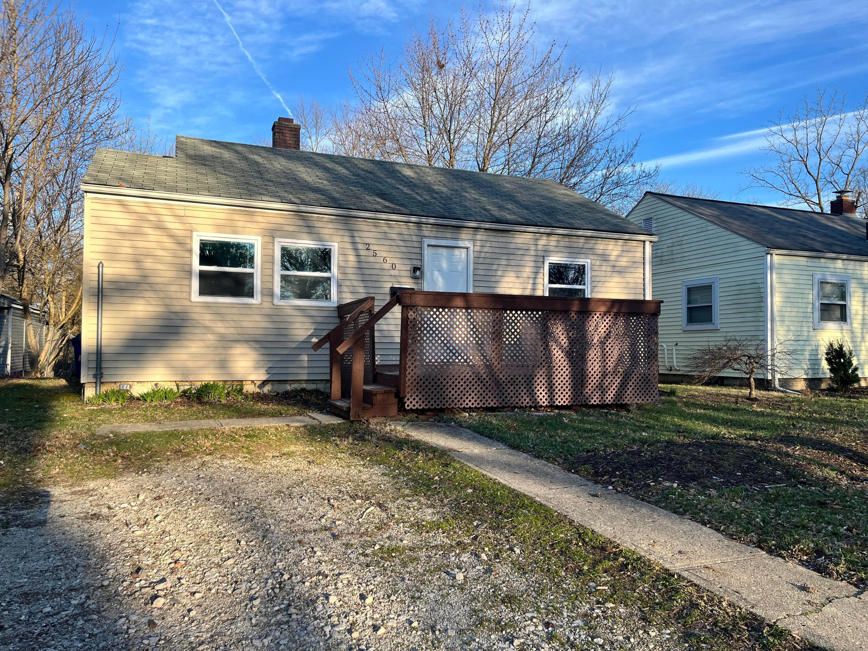 2560 Howey Road Property Photo
