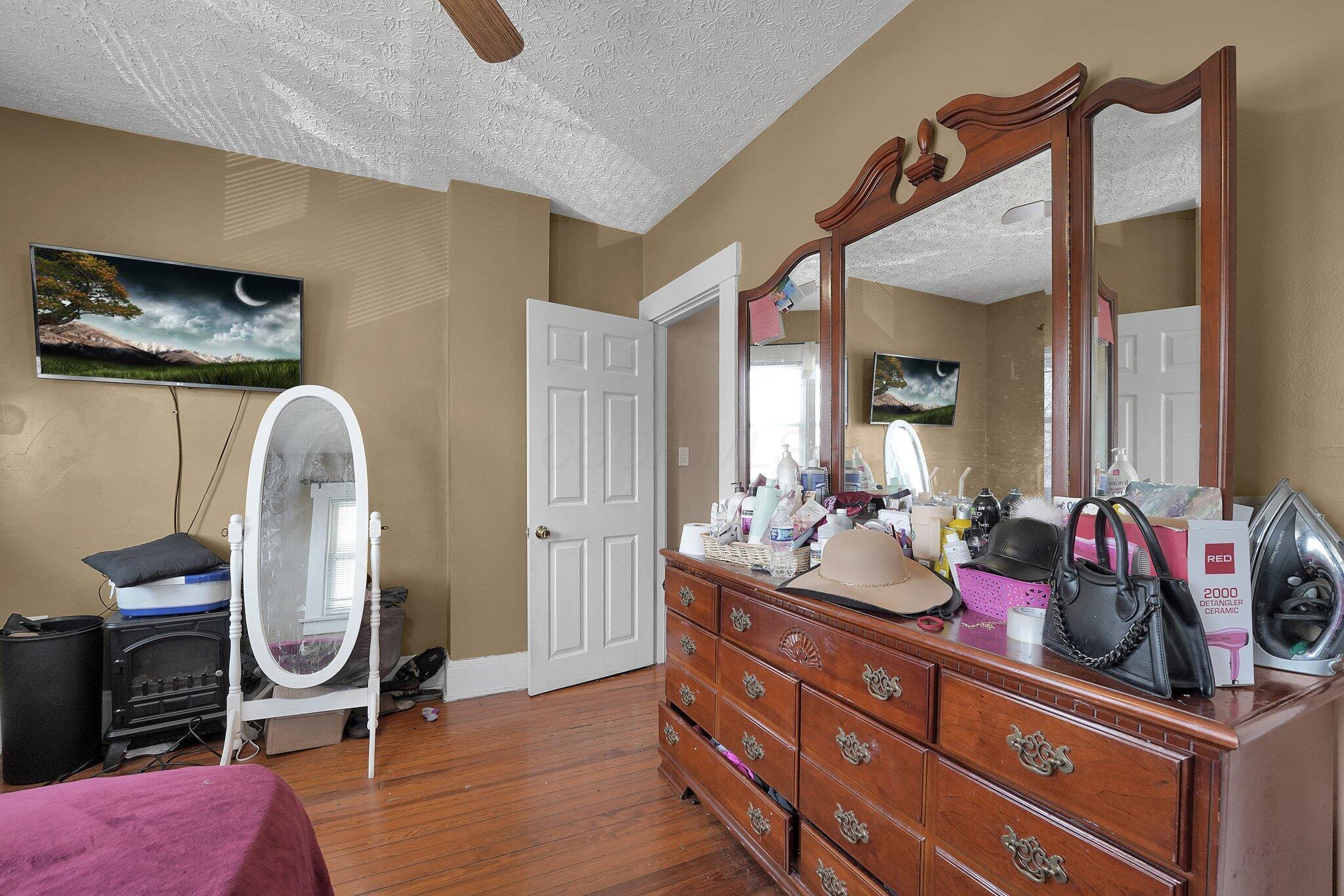 2513 Indianola Avenue, 15 Property Photo 17