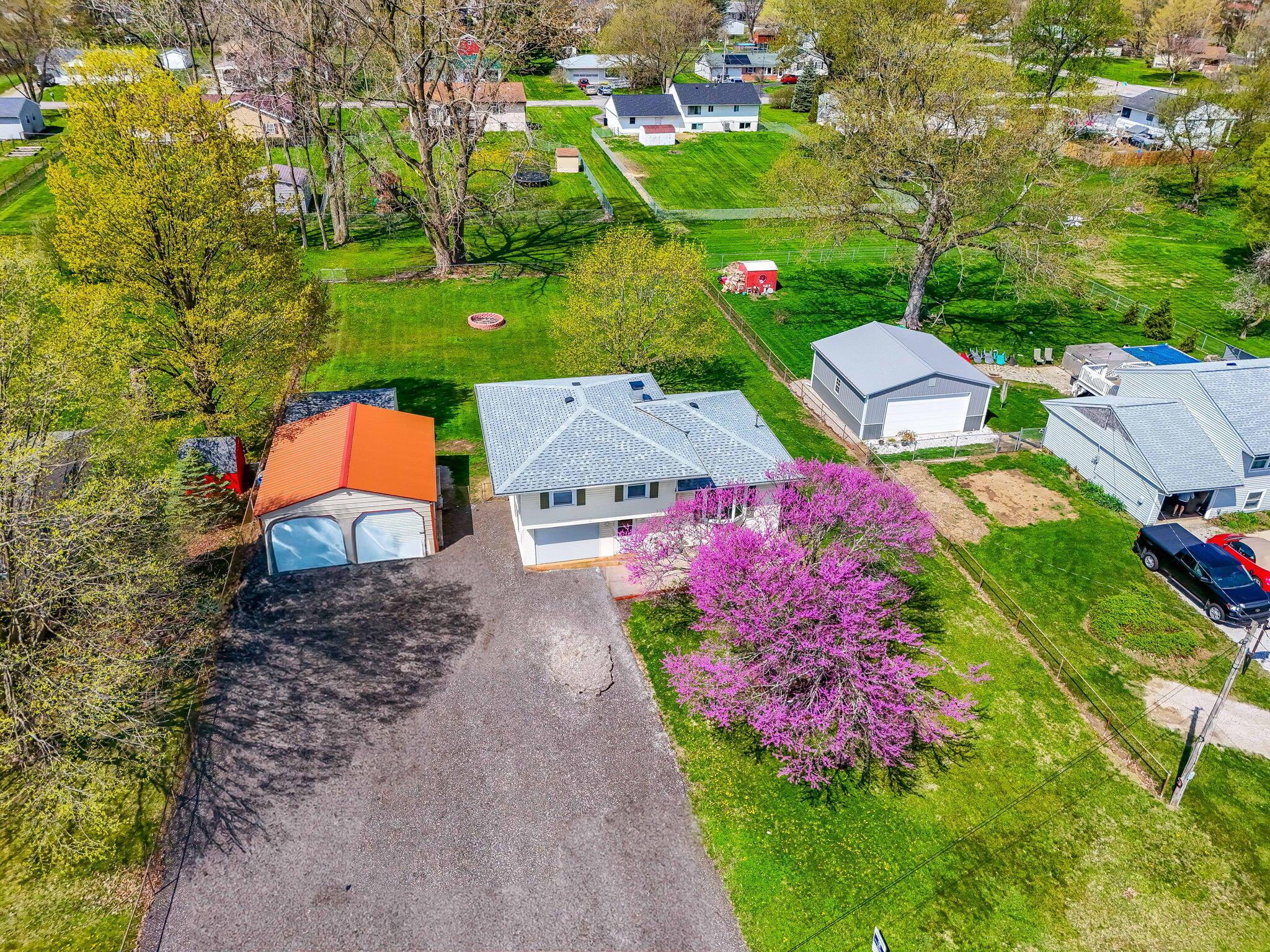 2535 East Drive Property Photo