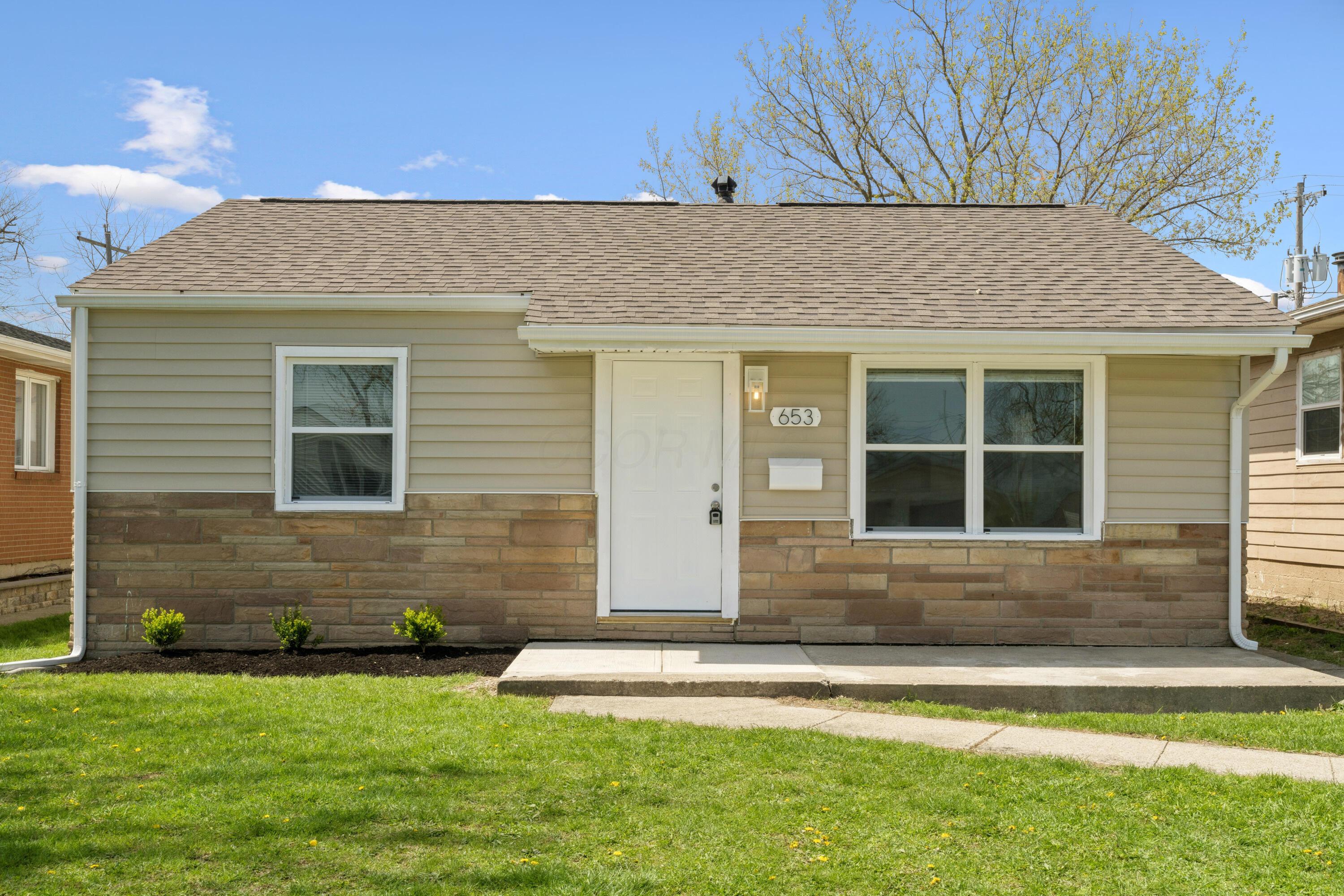 653 Dexter Avenue Property Photo