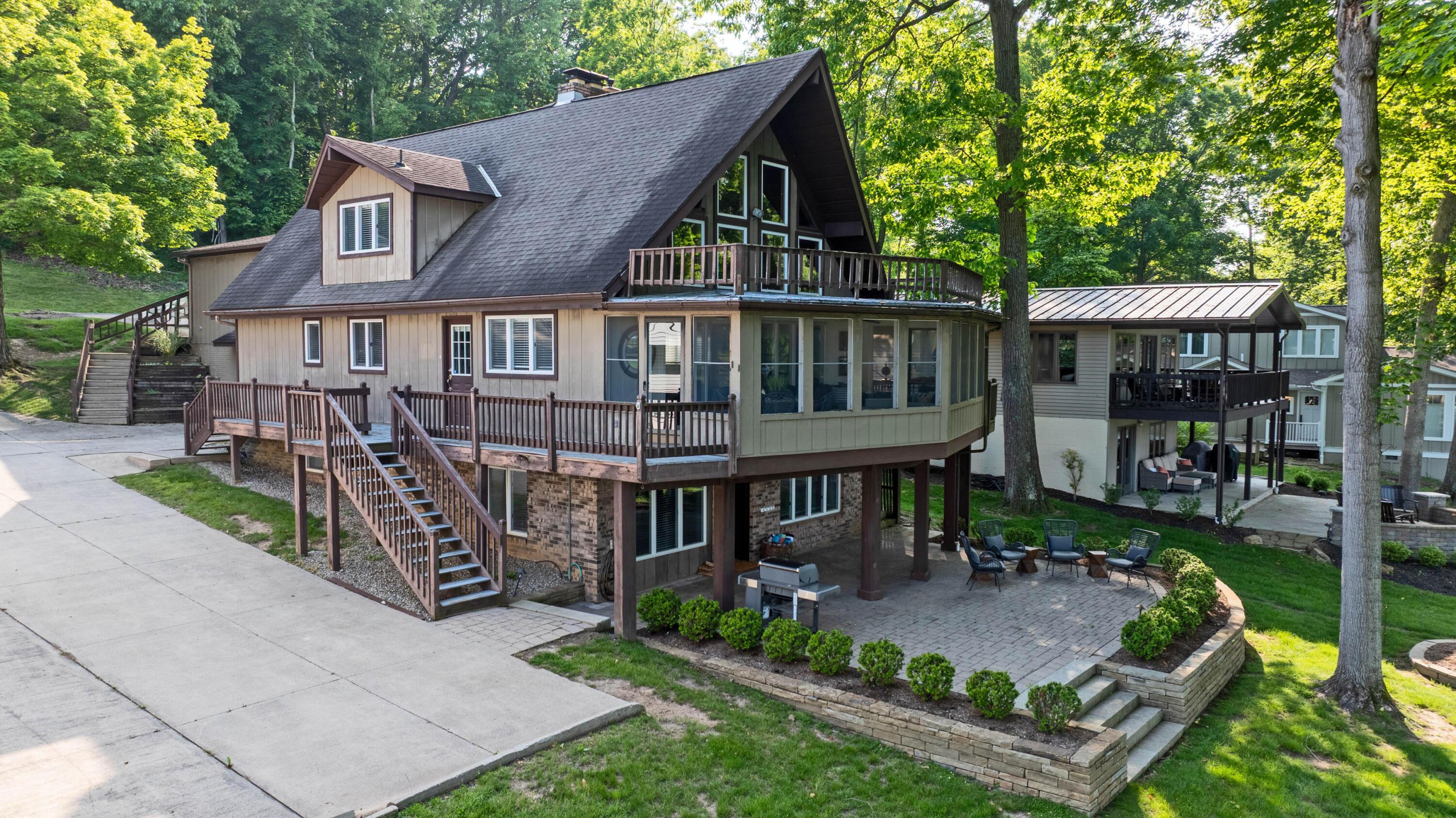 489 Lakeview Heights Drive Property Photo 1