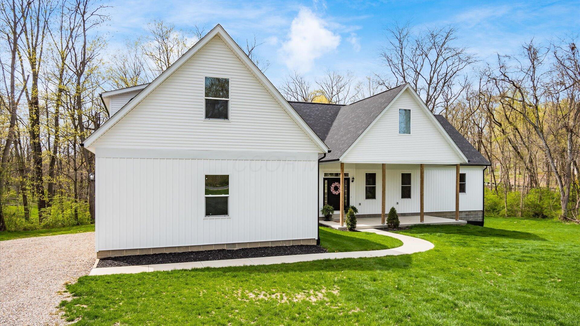 11790 Avondale Road E Property Photo 1