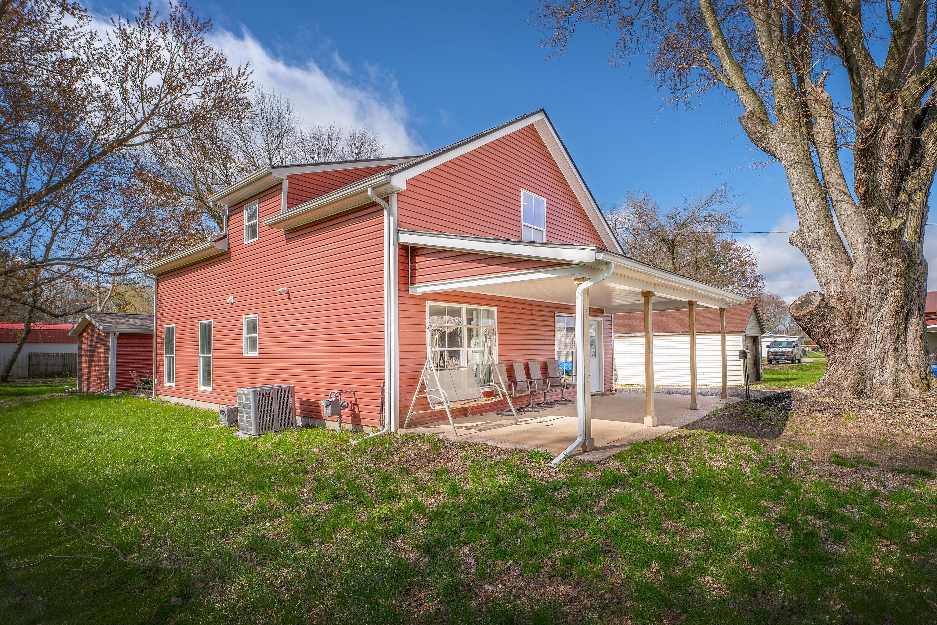 115 E 2nd Street Property Photo