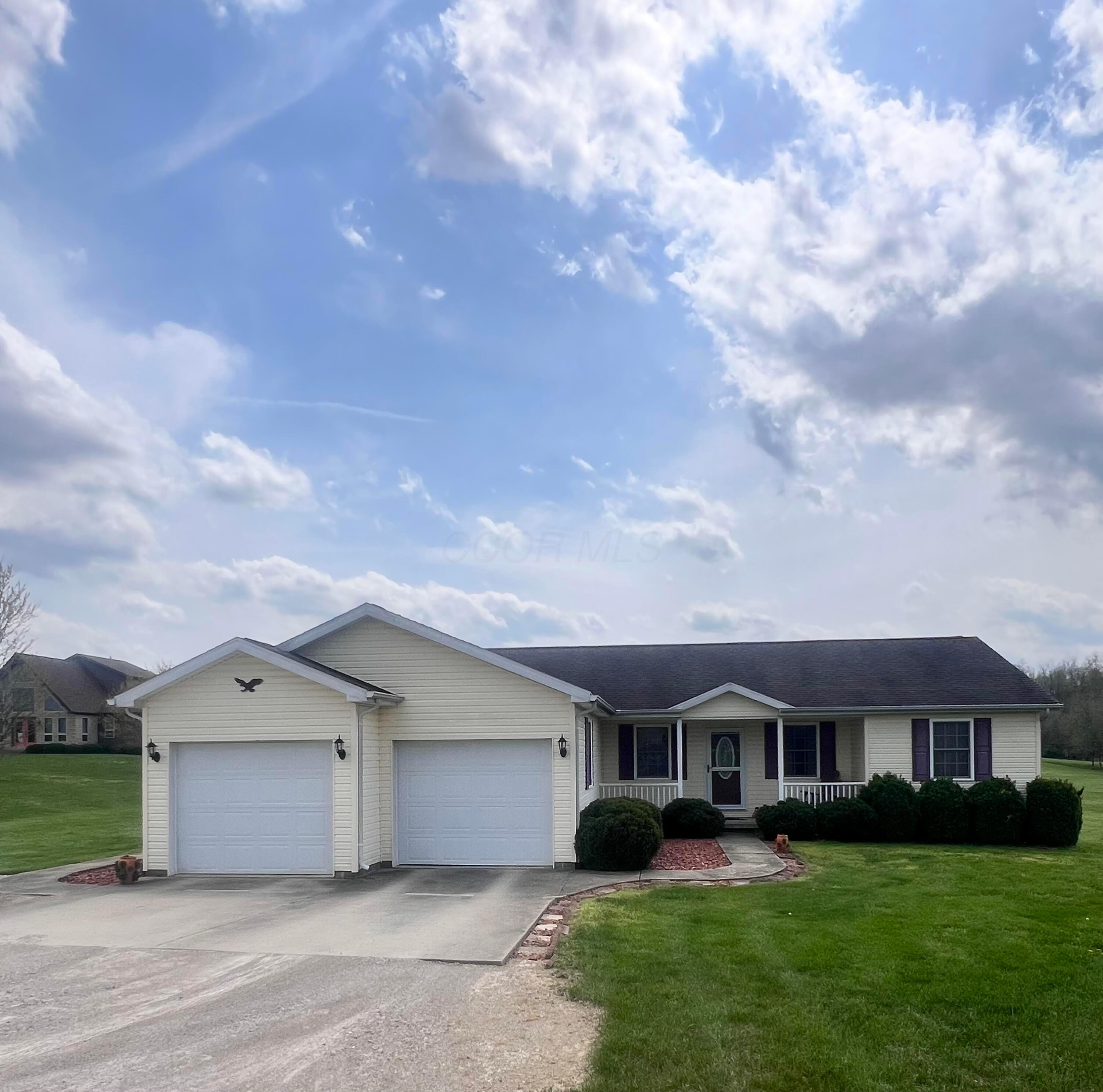 102 Hunters Way Property Photo