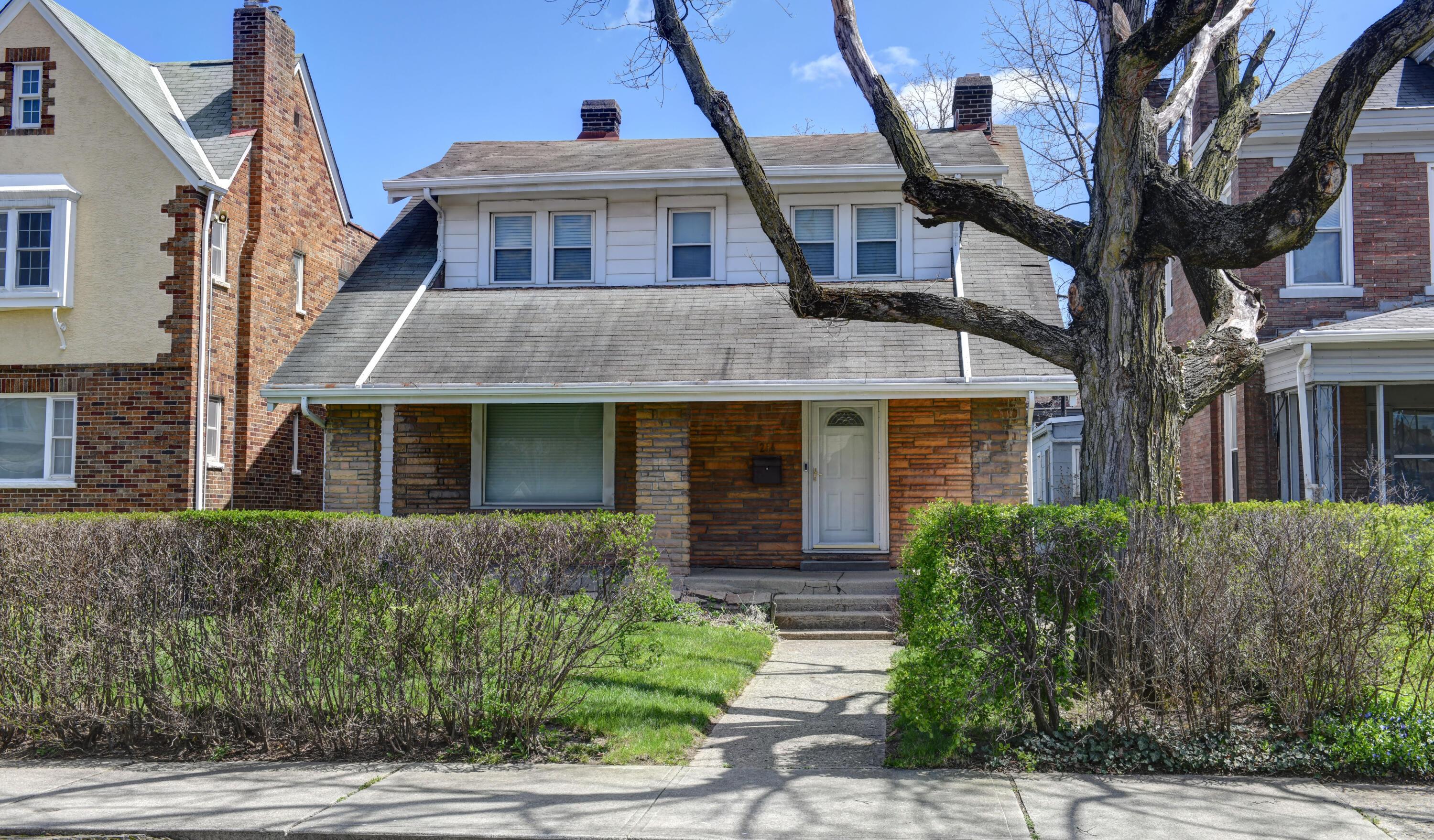 214 Parkwood Avenue Property Photo