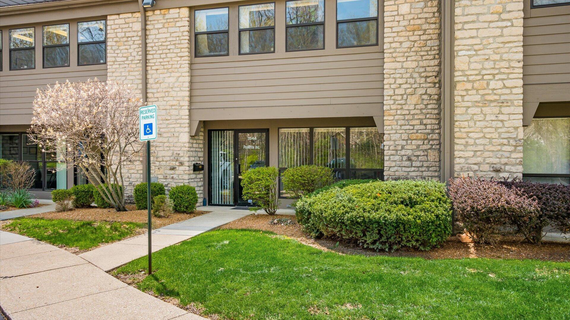 7644 Slate Ridge Boulevard Property Photo 1
