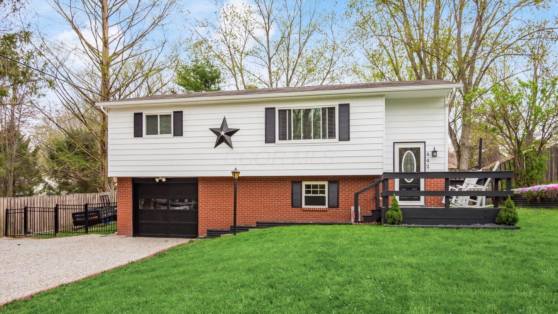 842 Larkspur Drive Property Photo