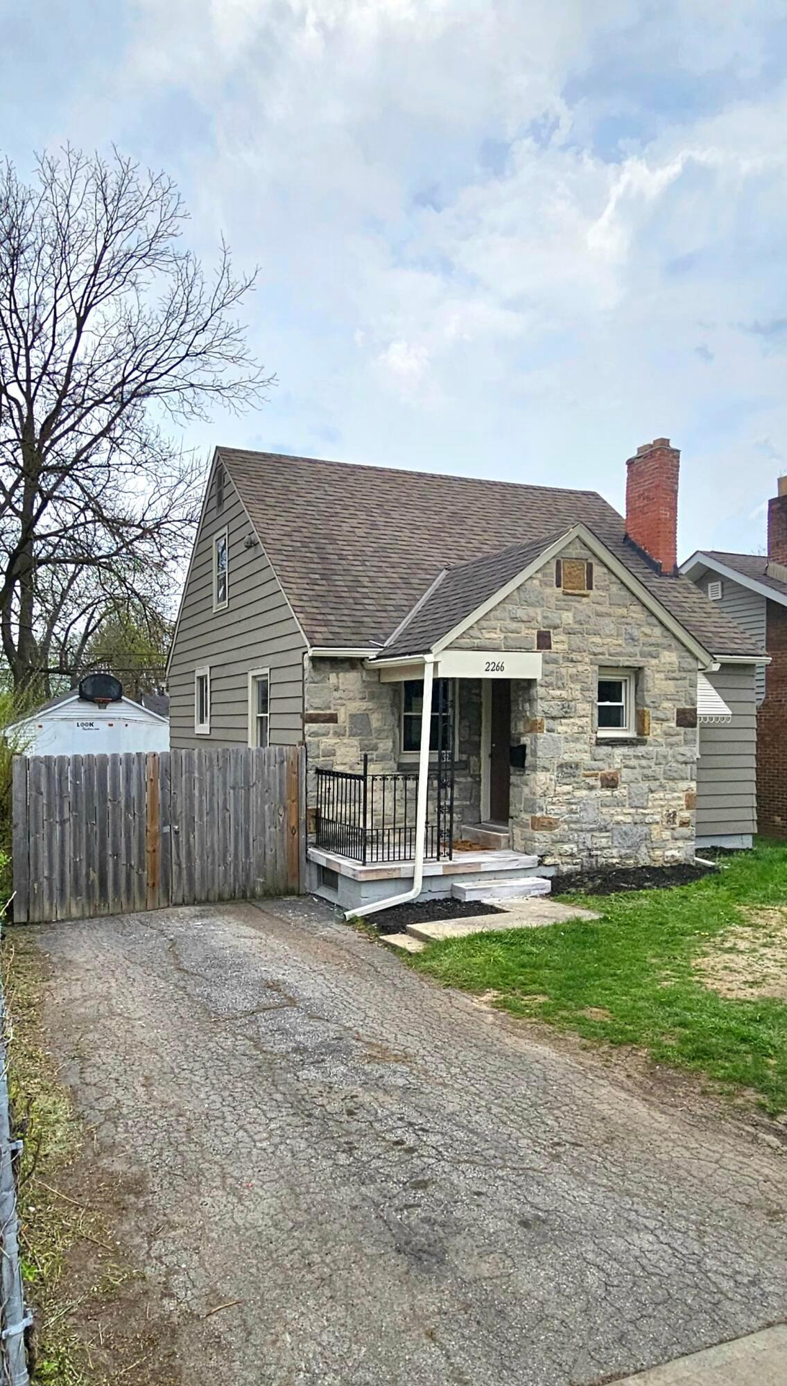 2266 Parkwood Avenue Property Photo