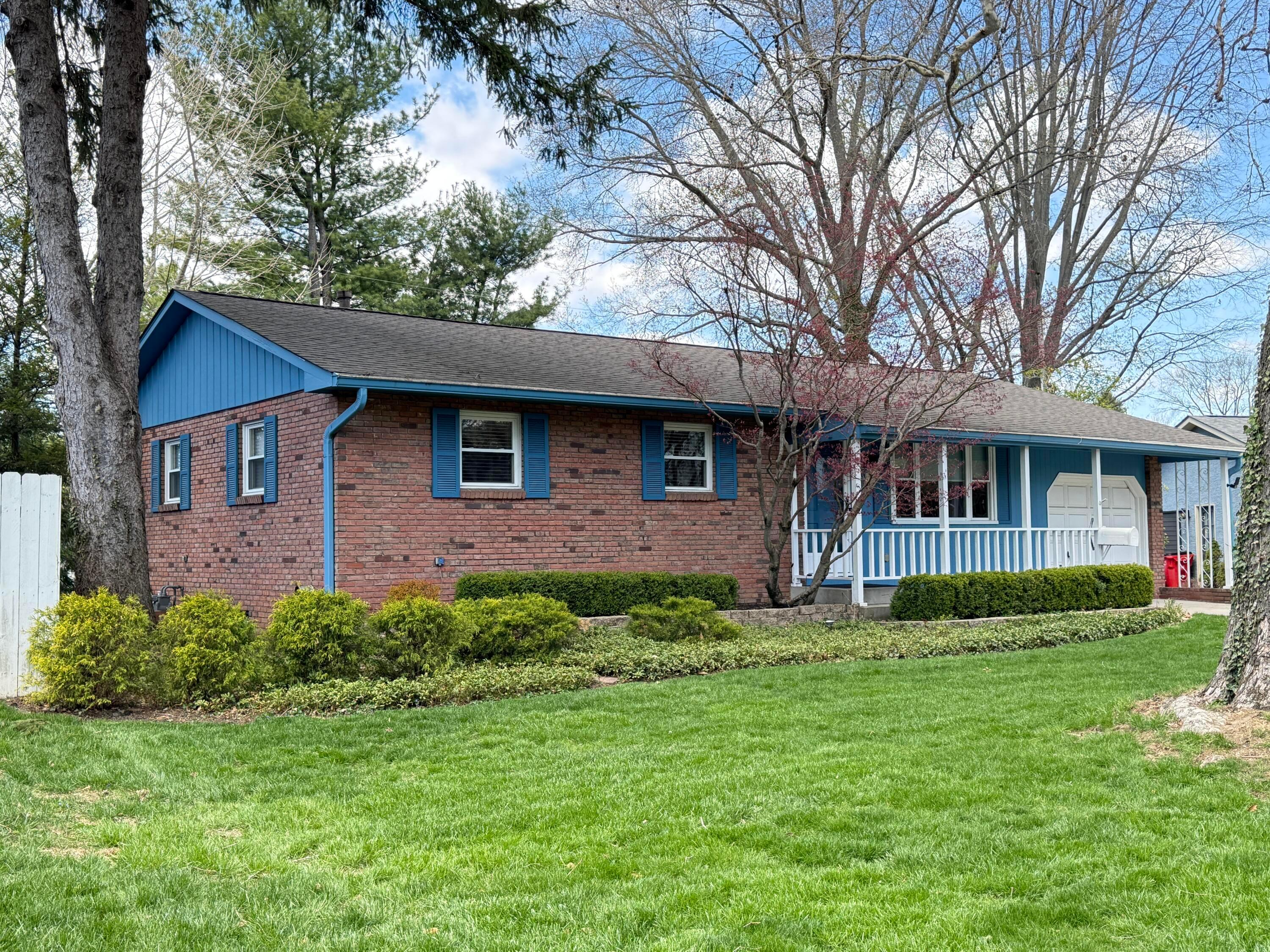 5653 Northbrook Drive W Property Photo 1