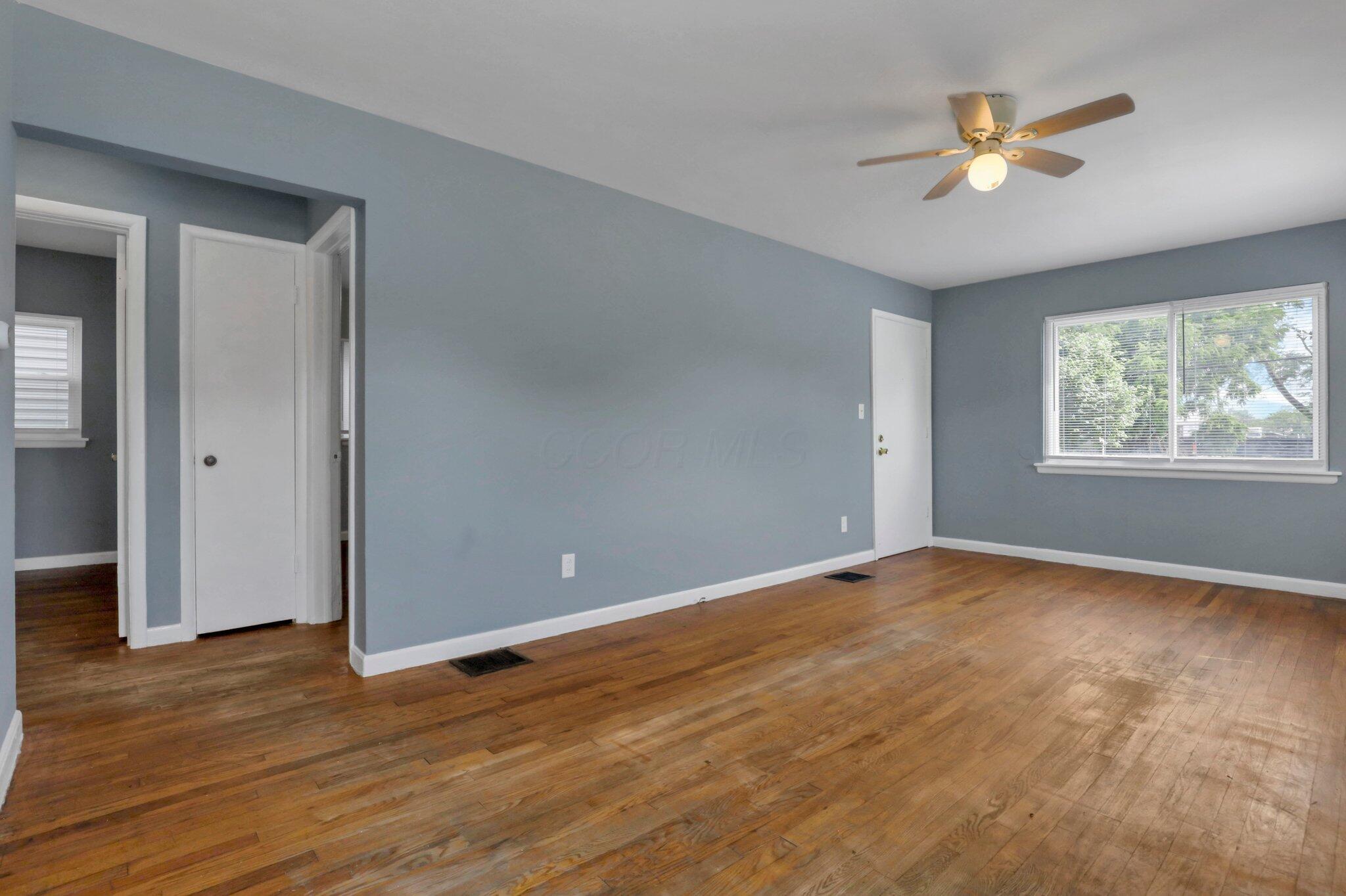 2822-2824 E 5th Avenue Property Photo 4