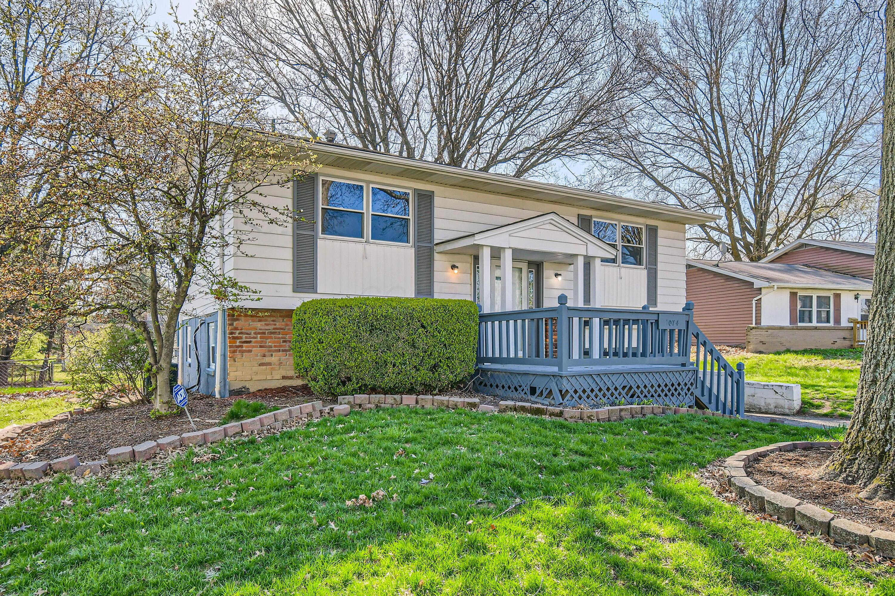 1074 Hunt Valley Drive Property Photo 1