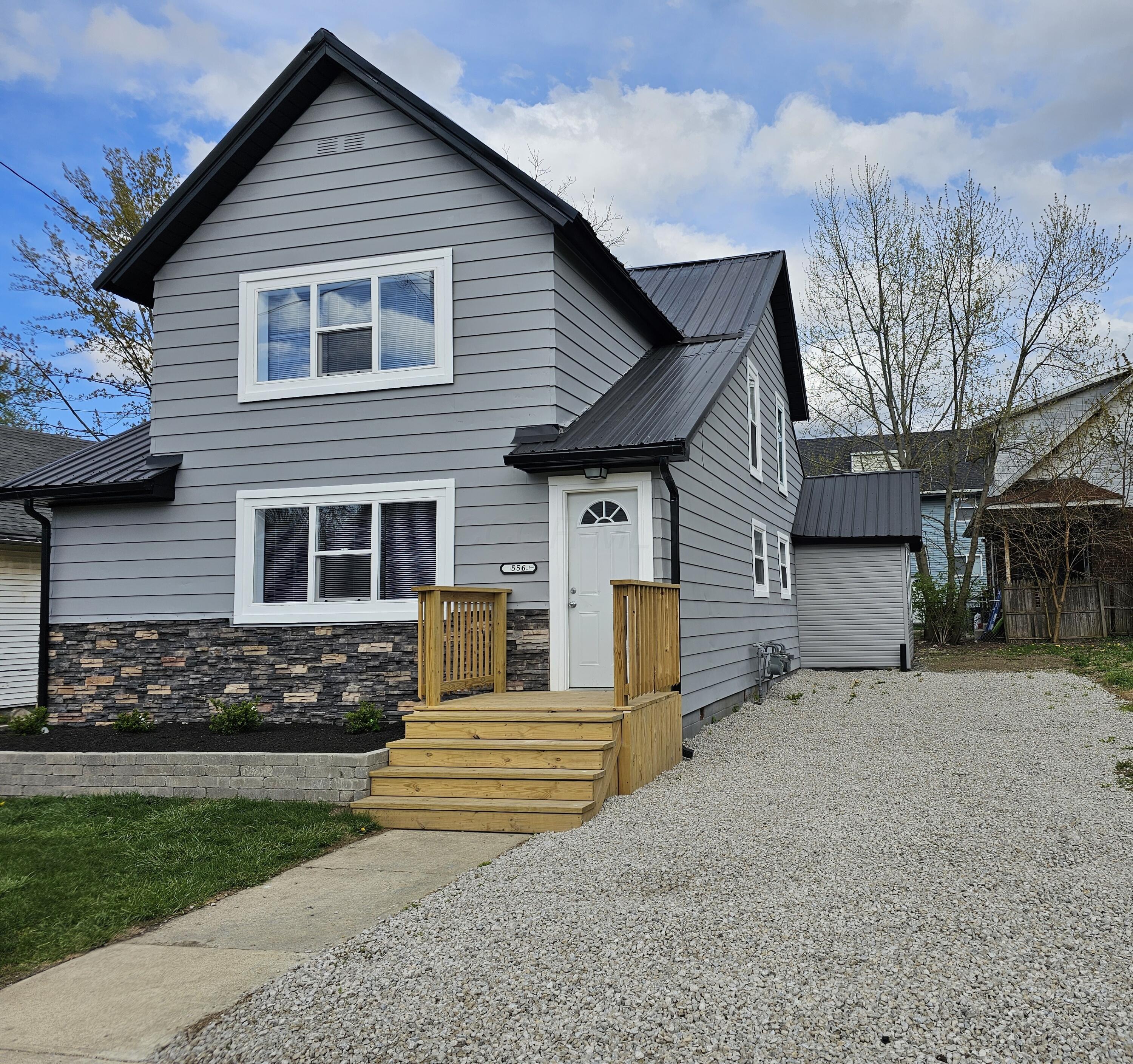 556 Blaine Avenue Property Photo