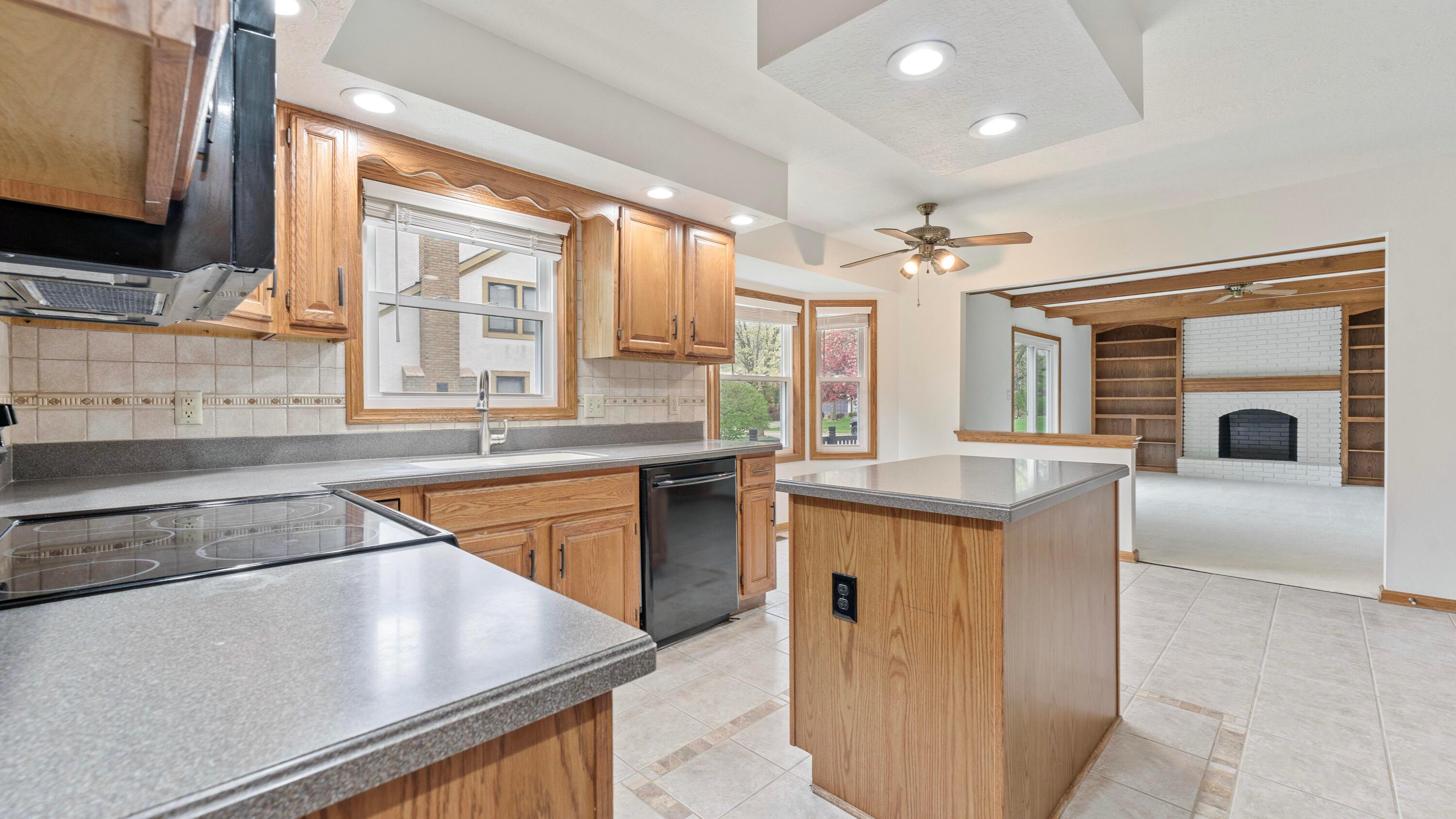 1099 Riva Ridge Boulevard Property Photo 7
