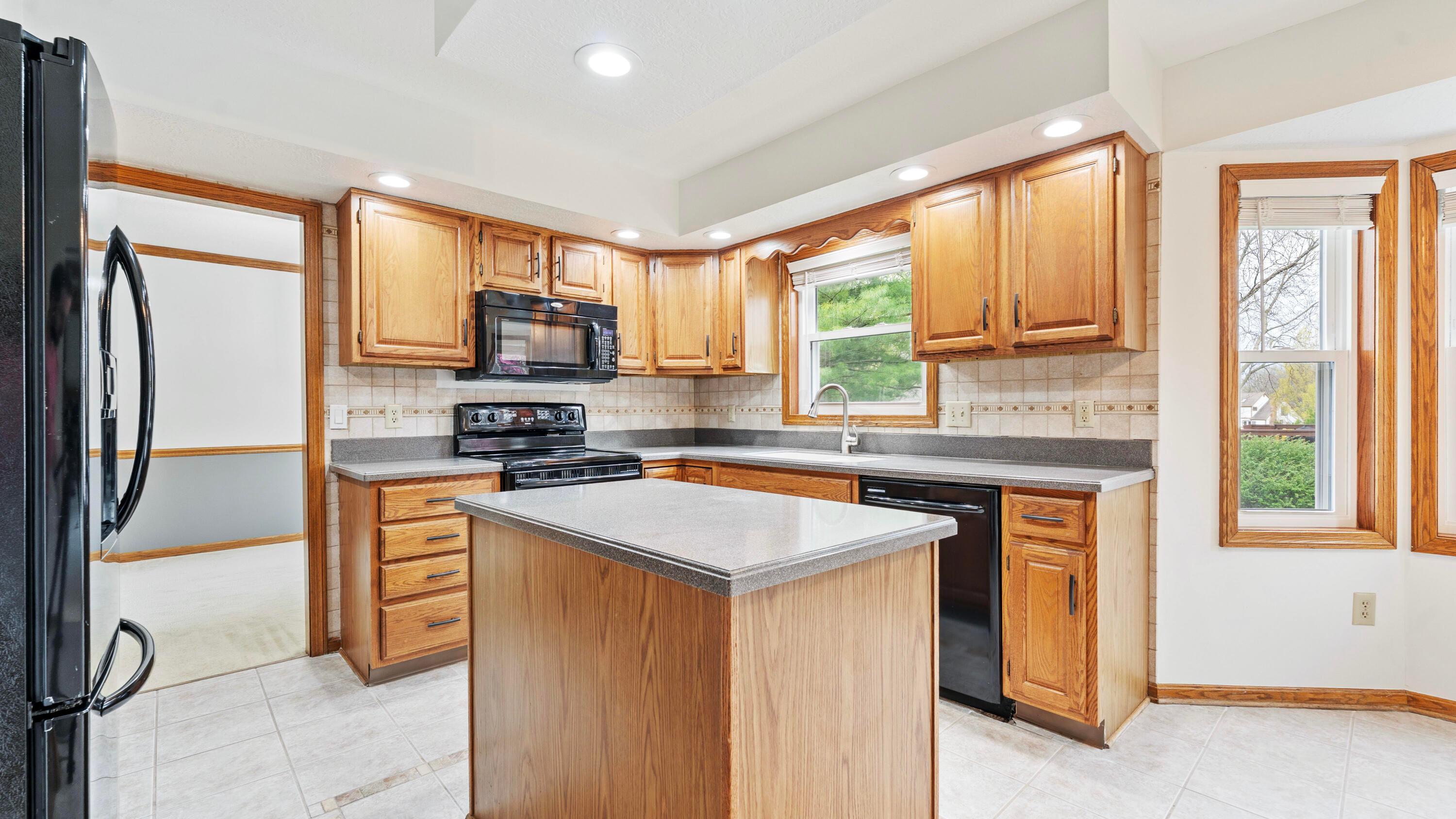 1099 Riva Ridge Boulevard Property Photo 8