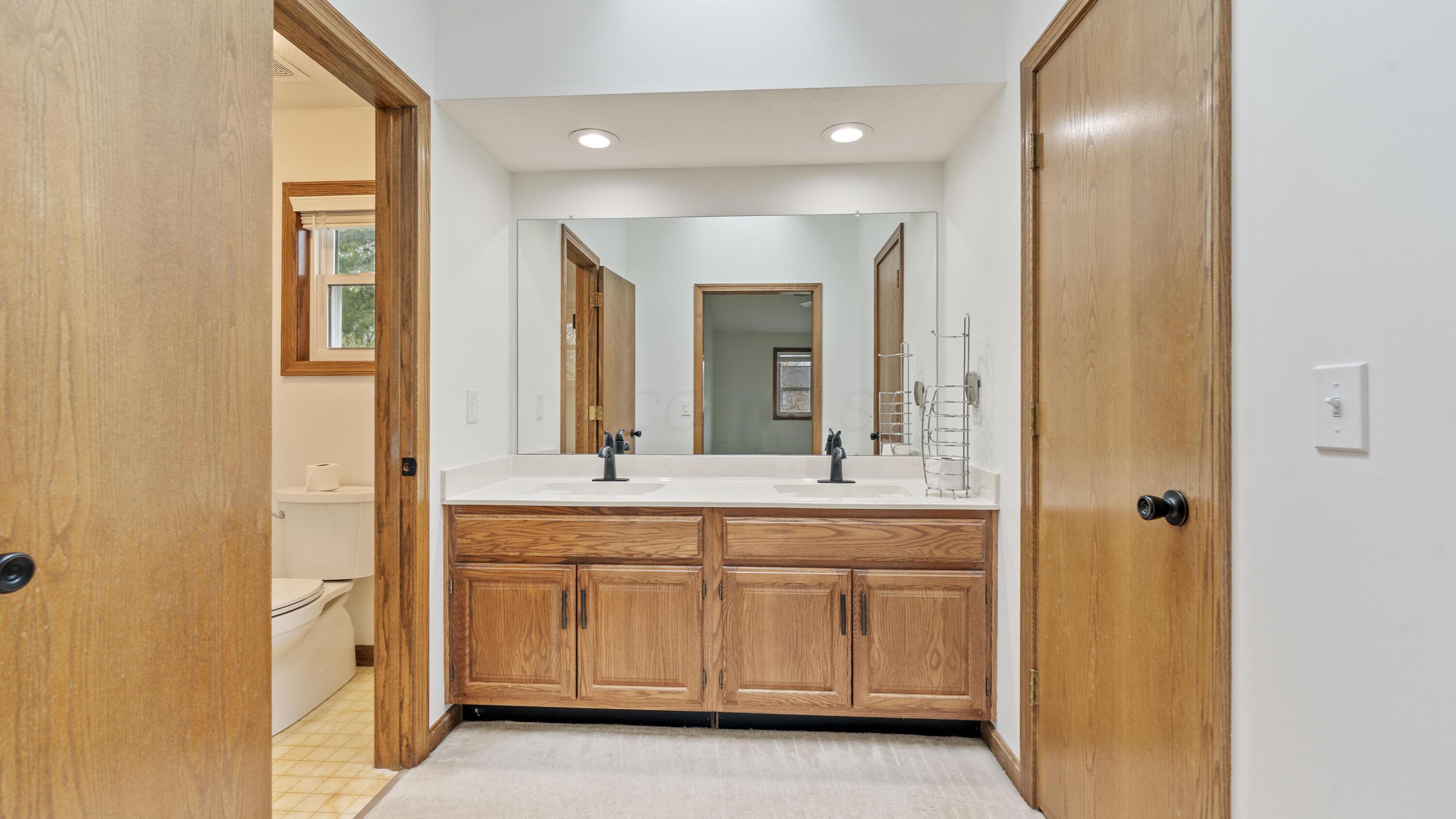 1099 Riva Ridge Boulevard Property Photo 20
