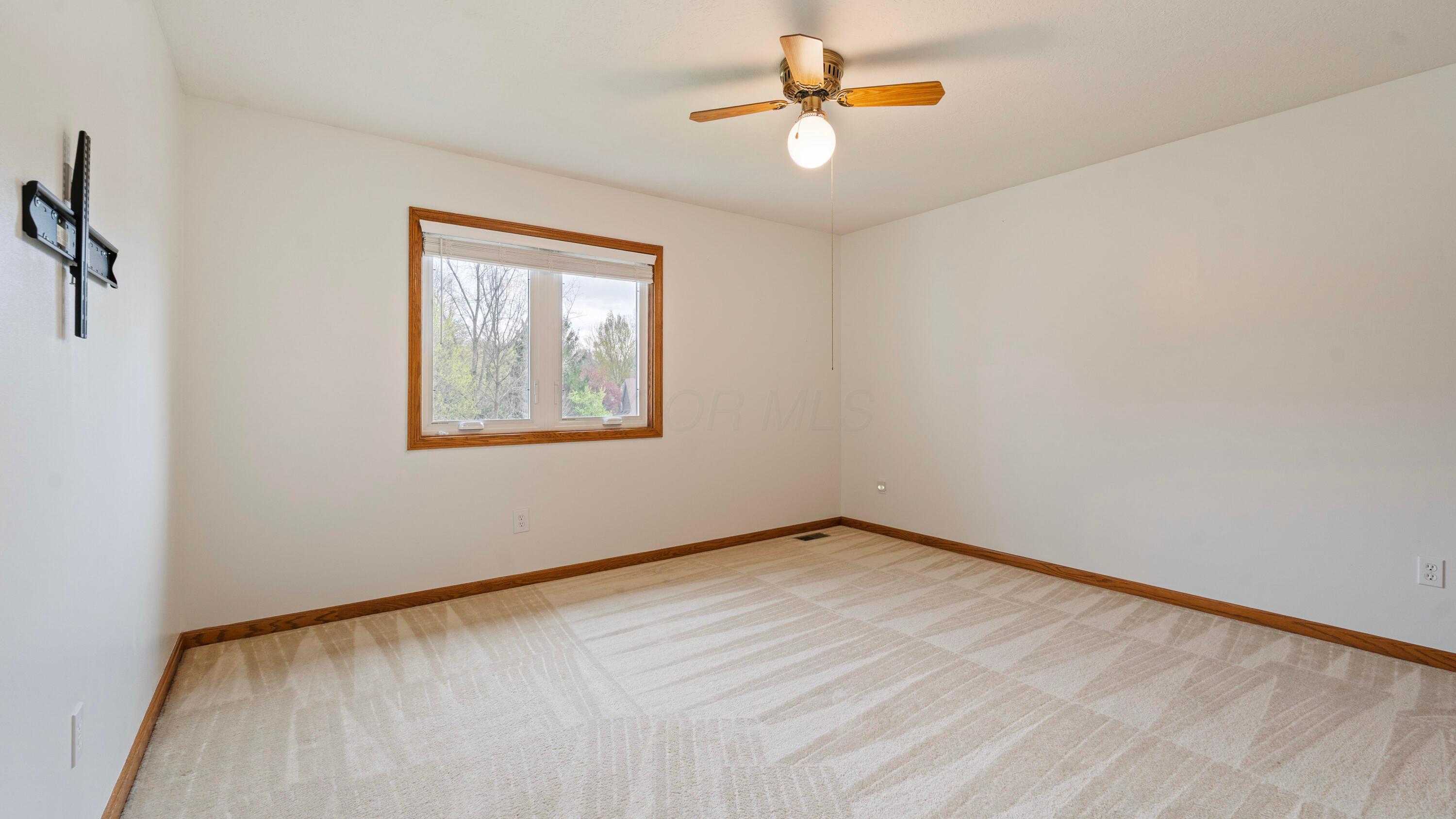 1099 Riva Ridge Boulevard Property Photo 29