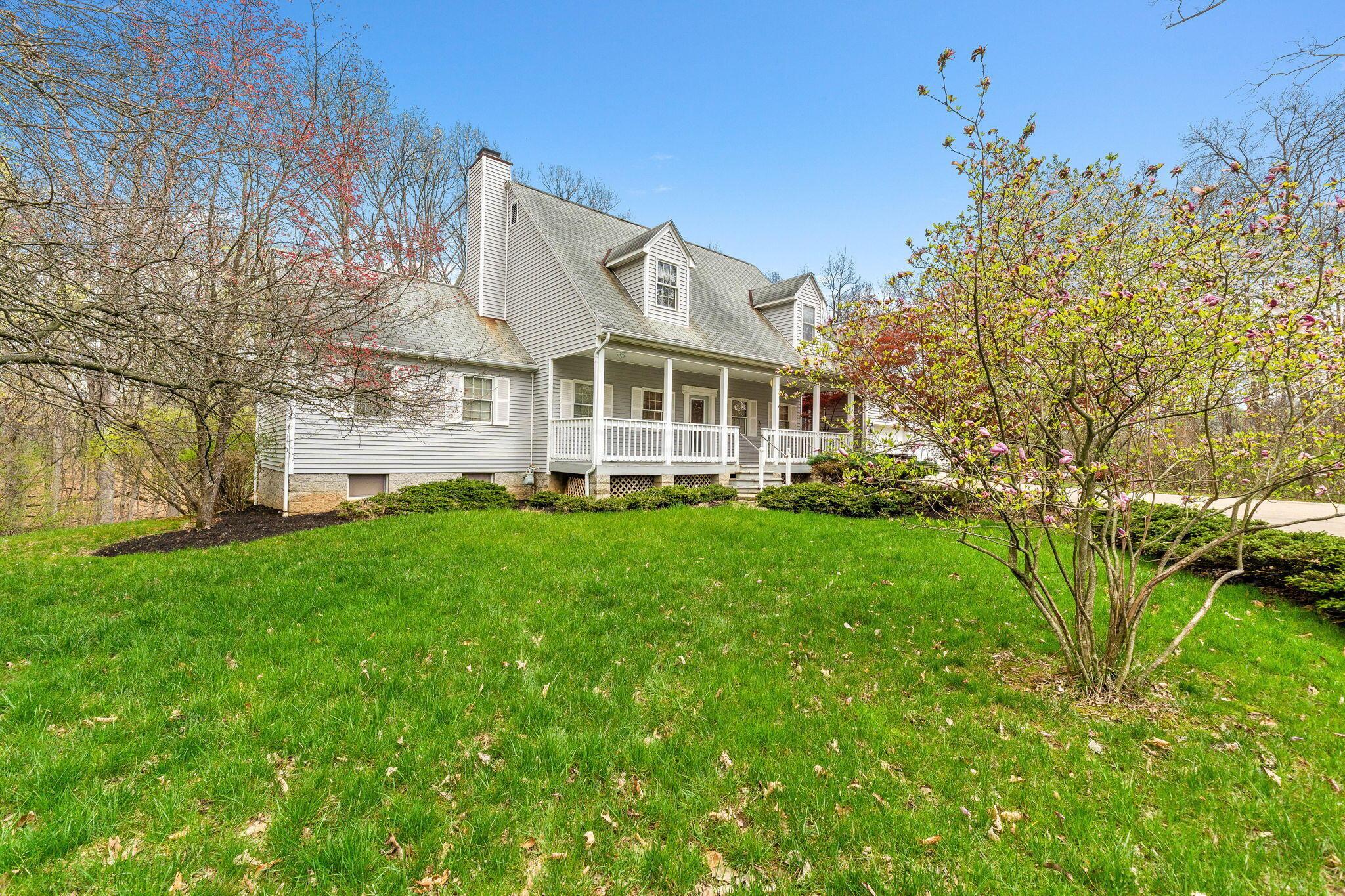 9353 Knoll Drive Property Photo 1