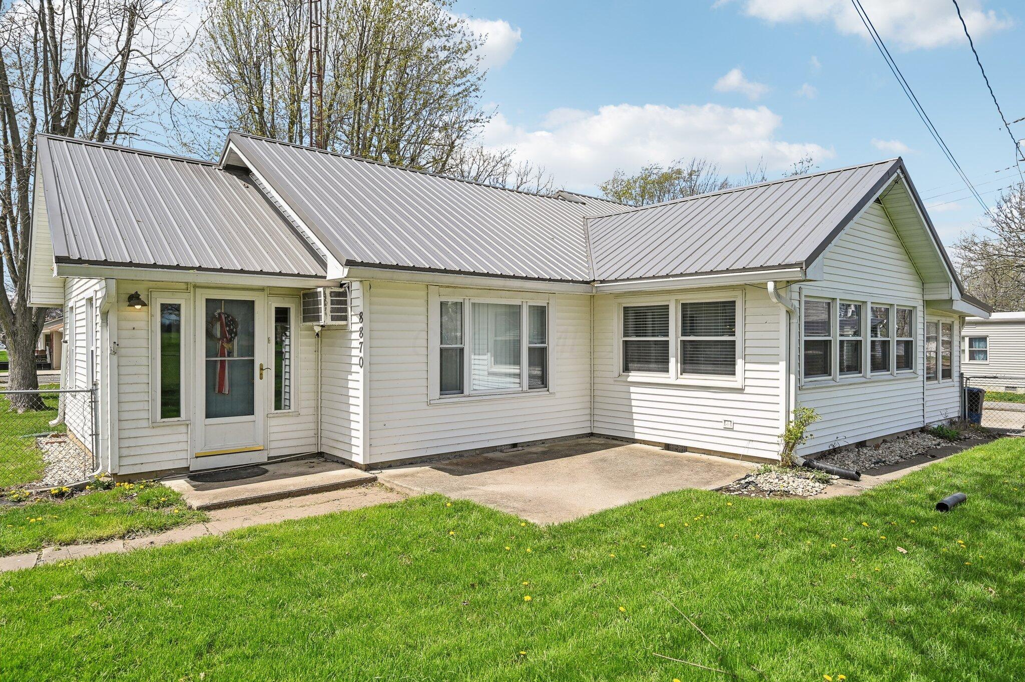 8870 College Street Property Photo 1