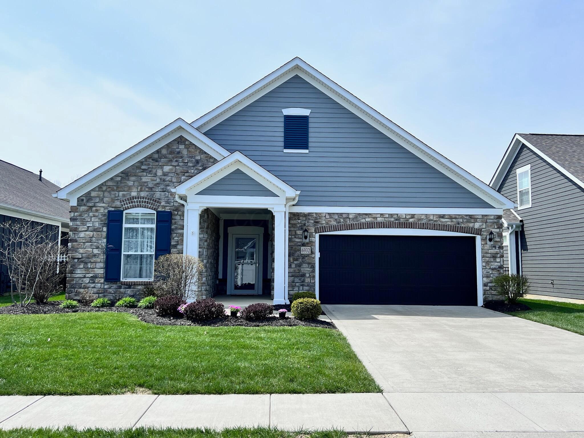 6932 Merom Landing Property Photo 1