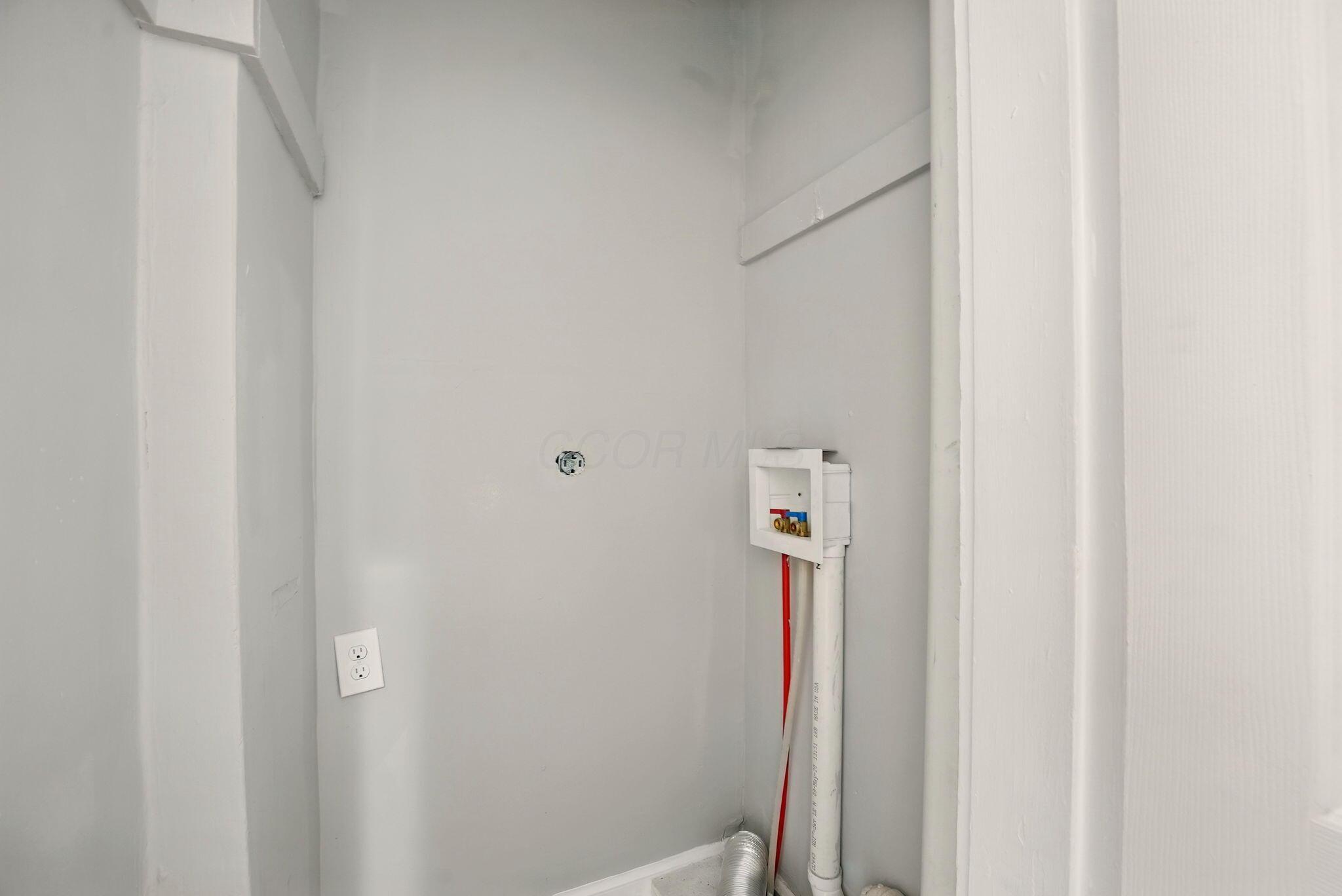 831 Lilley Avenue Property Photo 32