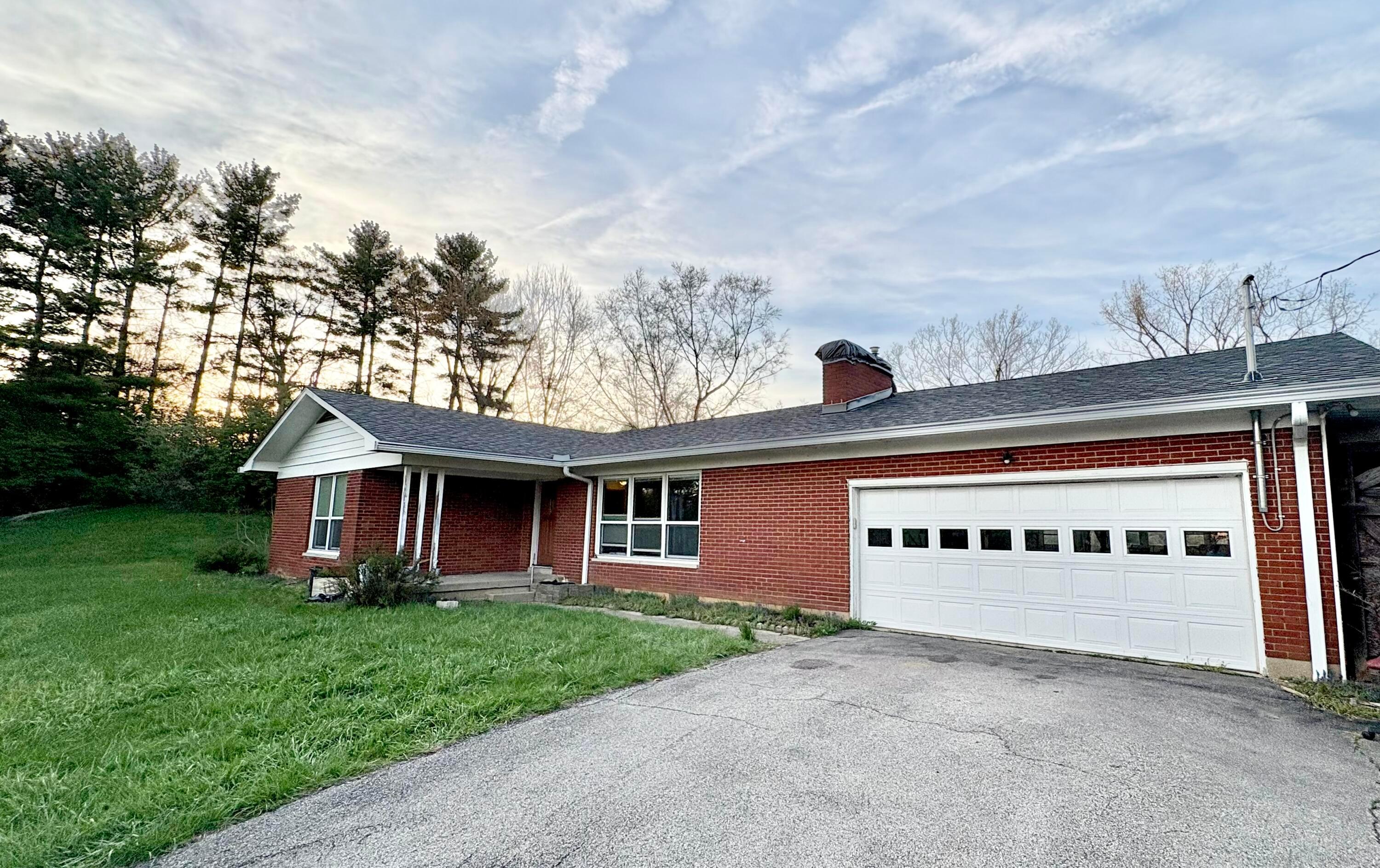 2440 Ross Lane Property Photo