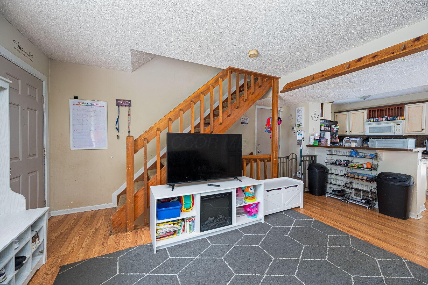 1433 Beetree Street Property Photo 4