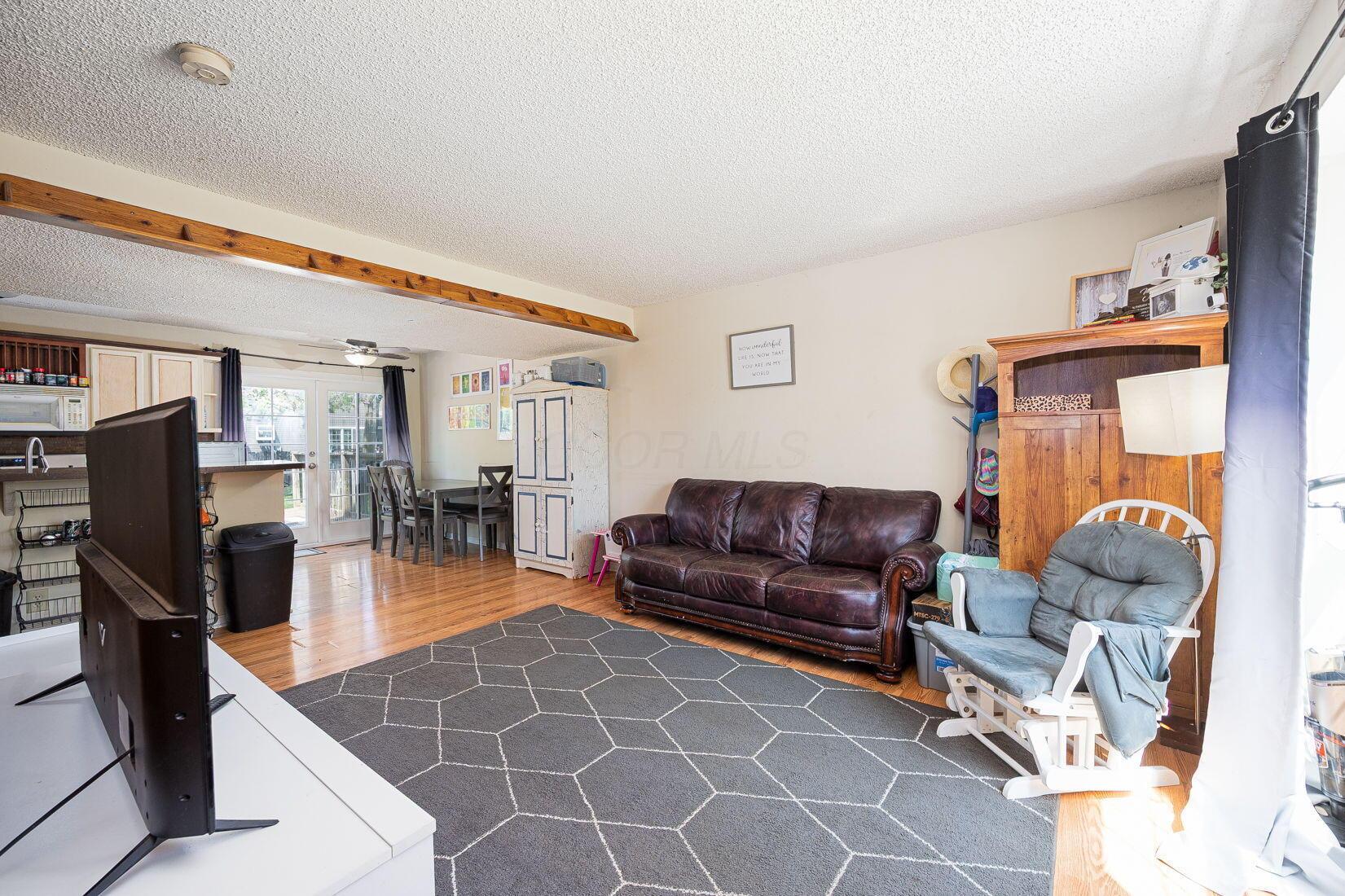 1433 Beetree Street Property Photo 5