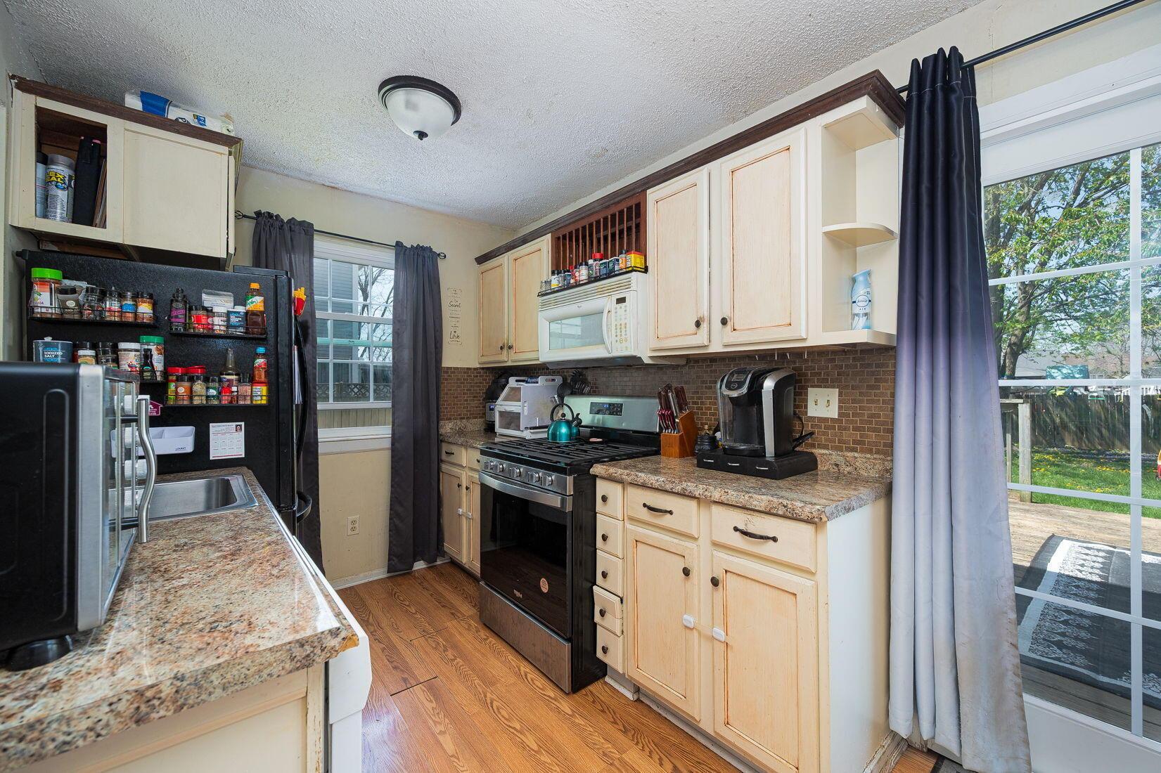 1433 Beetree Street Property Photo 7