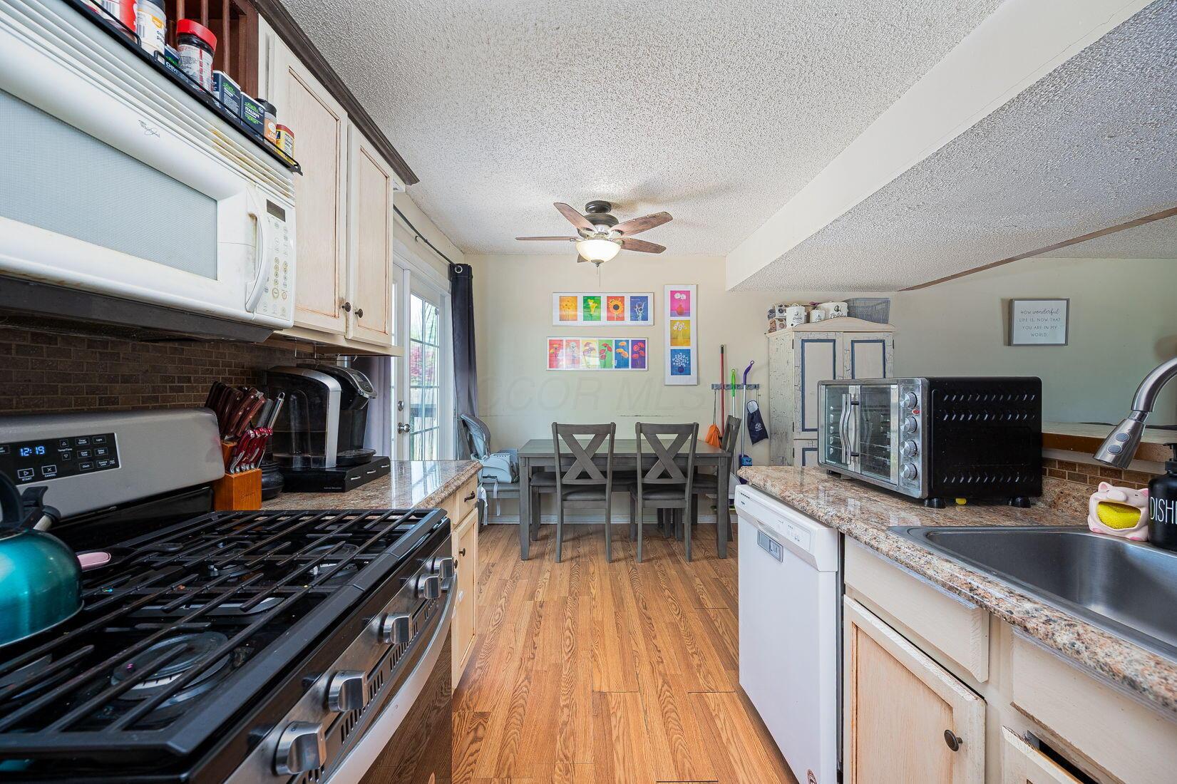 1433 Beetree Street Property Photo 8