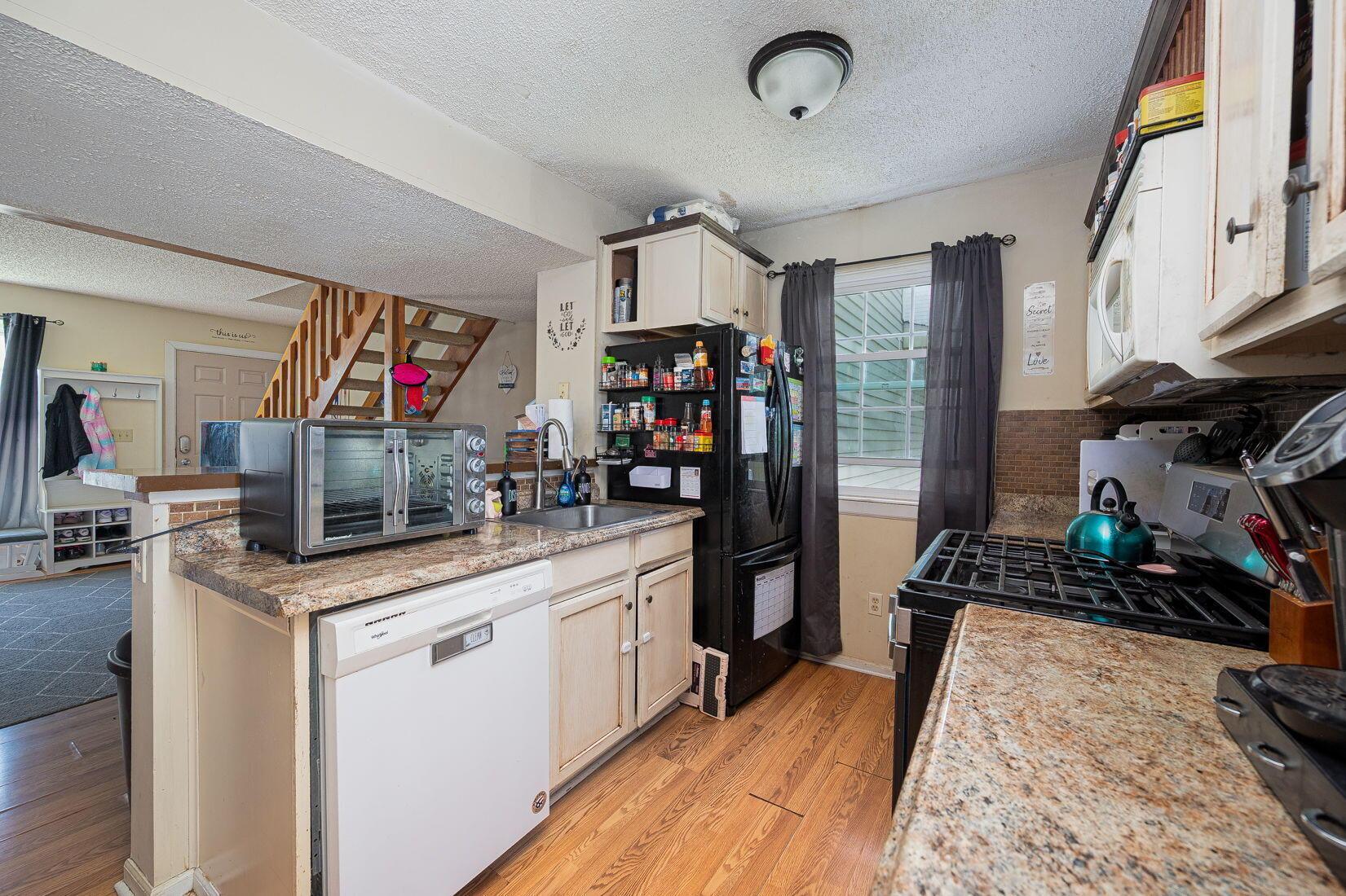 1433 Beetree Street Property Photo 10