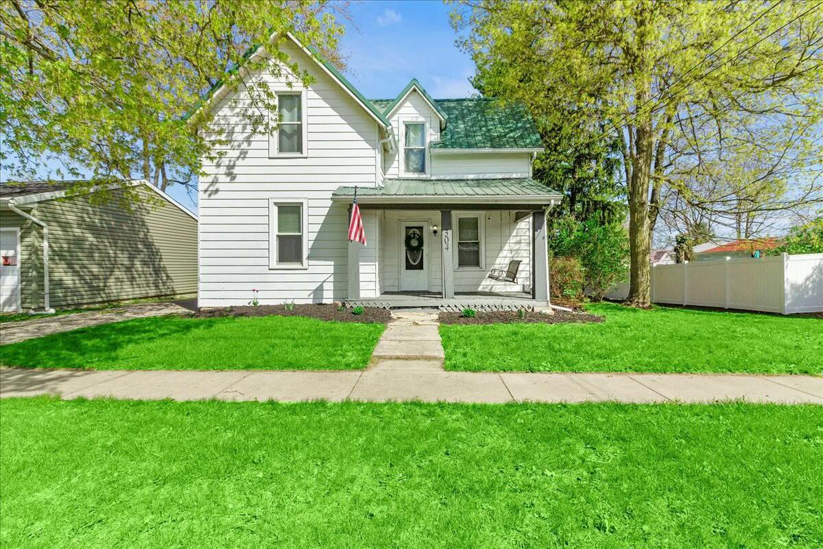 304 W Center Street Property Photo