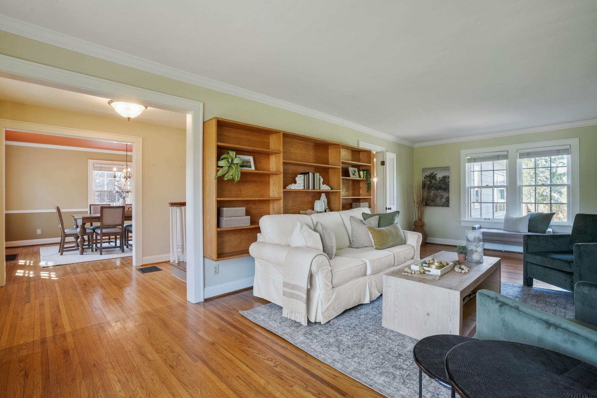 1522 Essex Road Property Photo 8