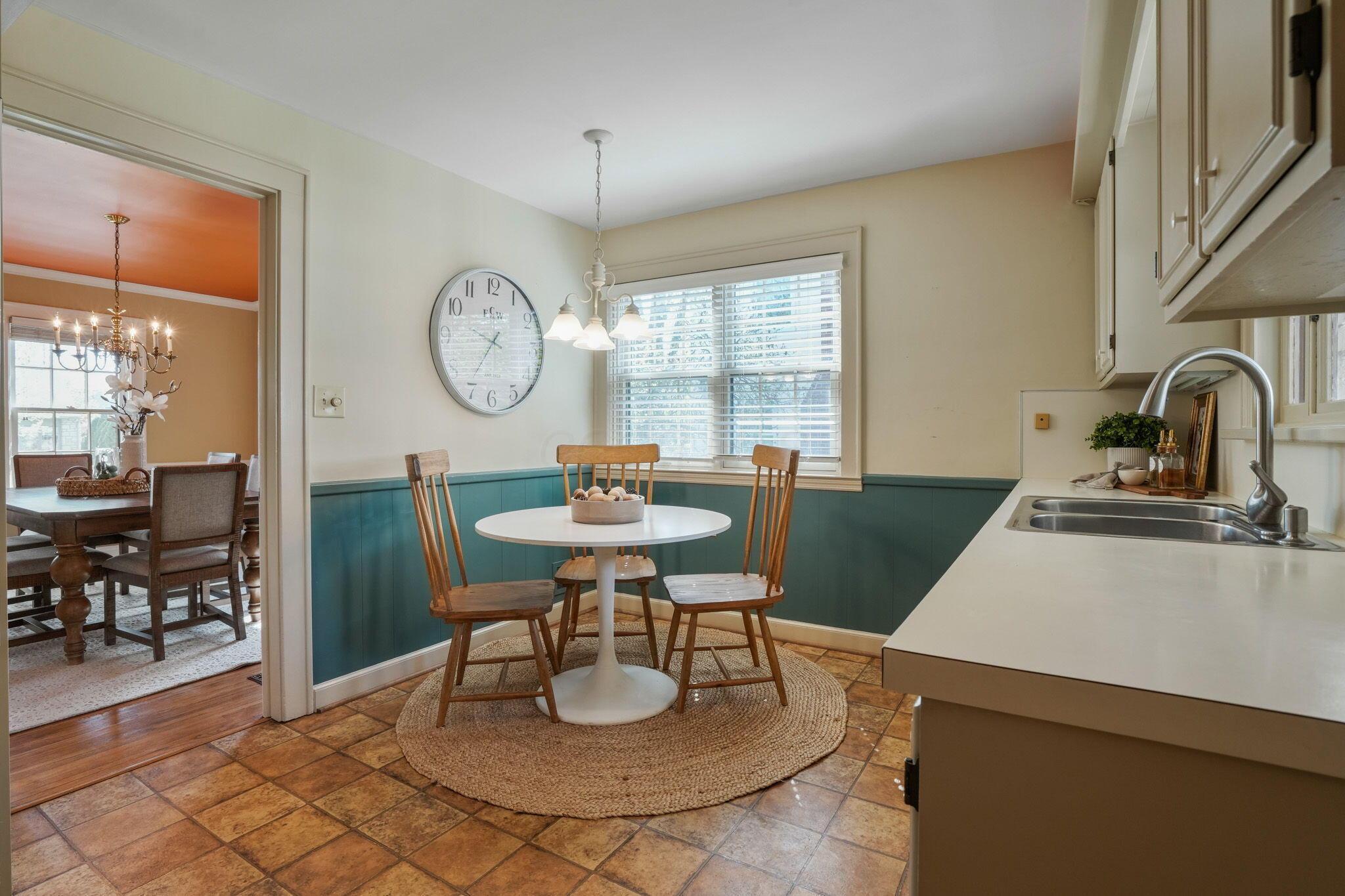 1522 Essex Road Property Photo 13