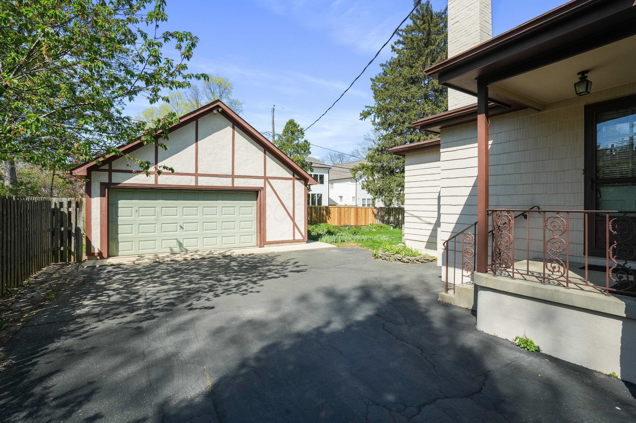 1522 Essex Road Property Photo 40